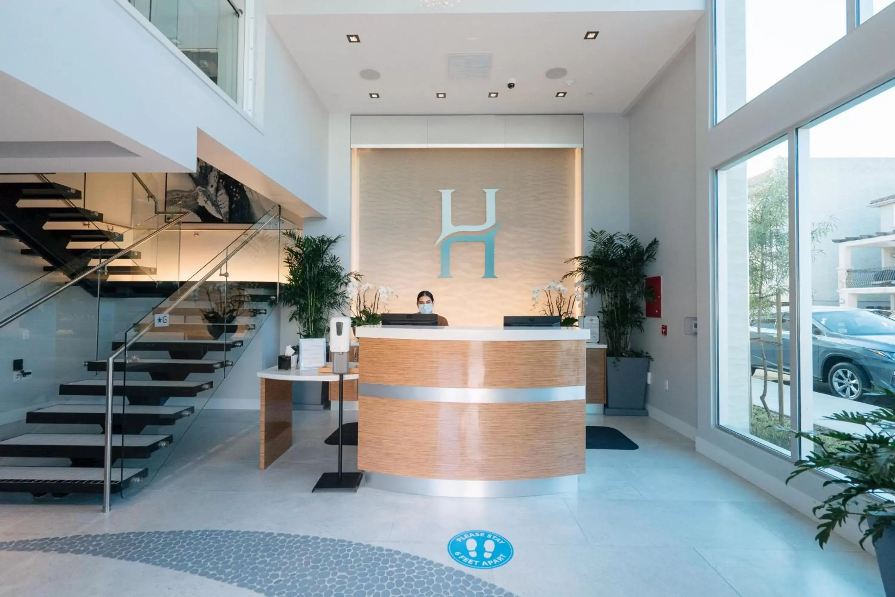 Staff, Lobby/Reception in H2O Hermosa