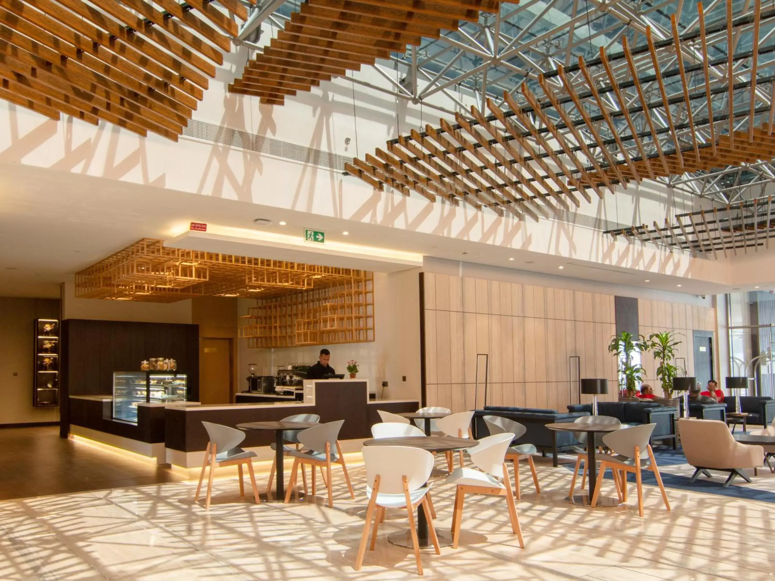 Lounge or bar, Restaurant/Places to Eat in Flora Inn Hotel Dubai Airport