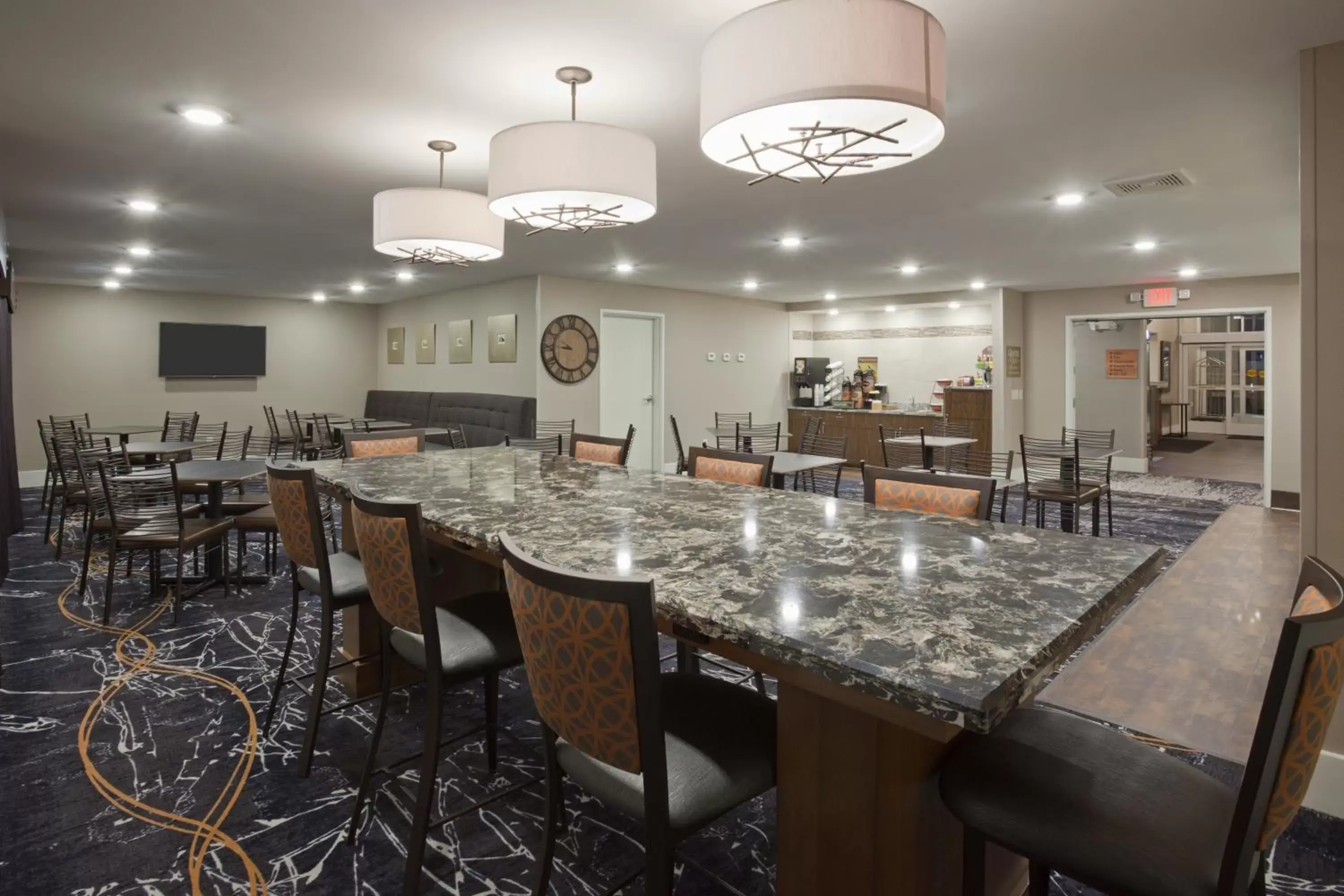 Restaurant/Places to Eat in GrandStay Hotel & Suites - Morris