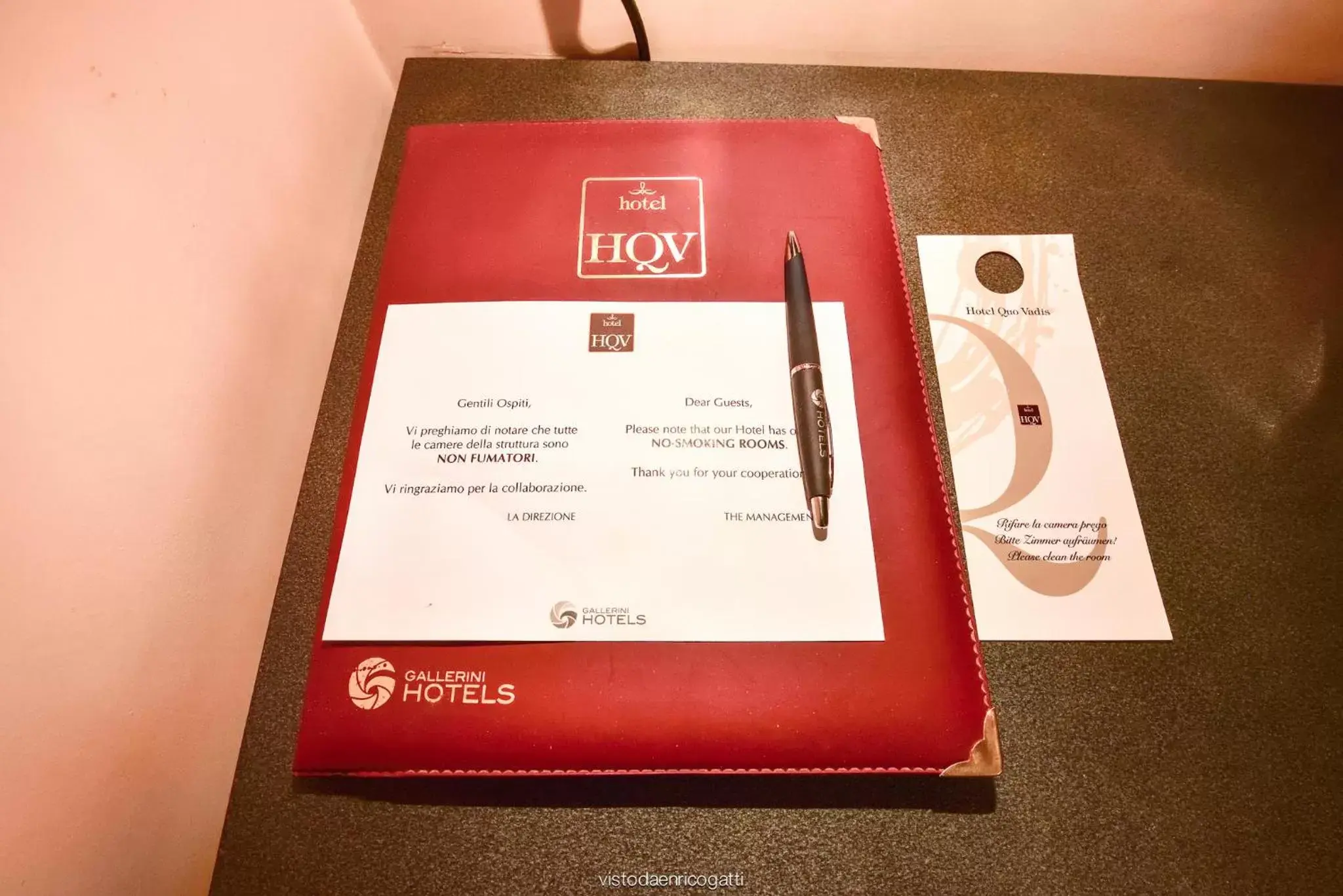 Logo/Certificate/Sign in Hotel Quo Vadis