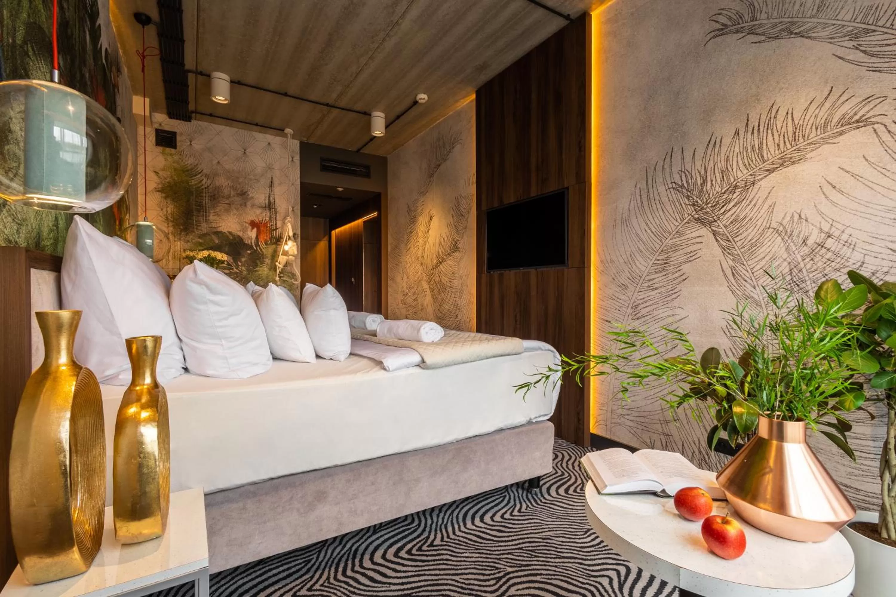 Bed in Hotel Zoo by Afrykarium Wroclaw