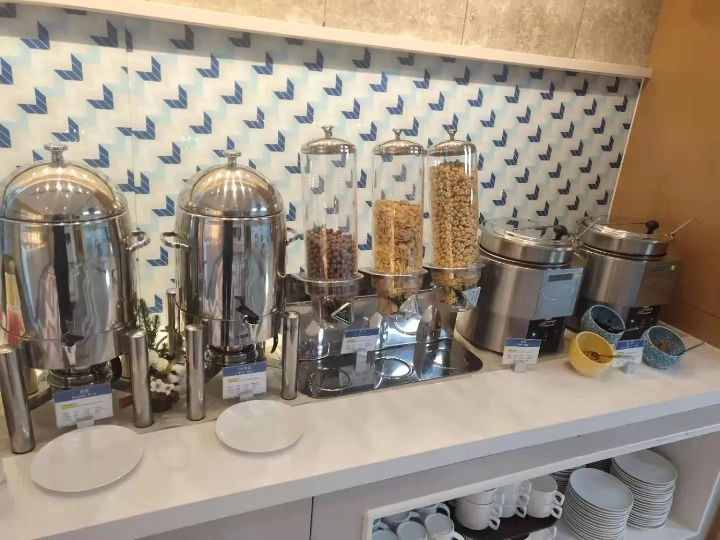 Buffet breakfast in Holiday Inn Express Shanghai Kangqiao by IHG