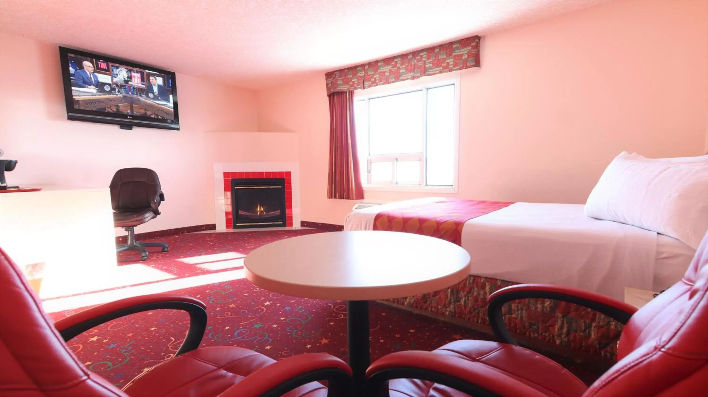 Photo of the whole room in Crystal Star Inn Edmonton Airport with free shuttle to and from Airport