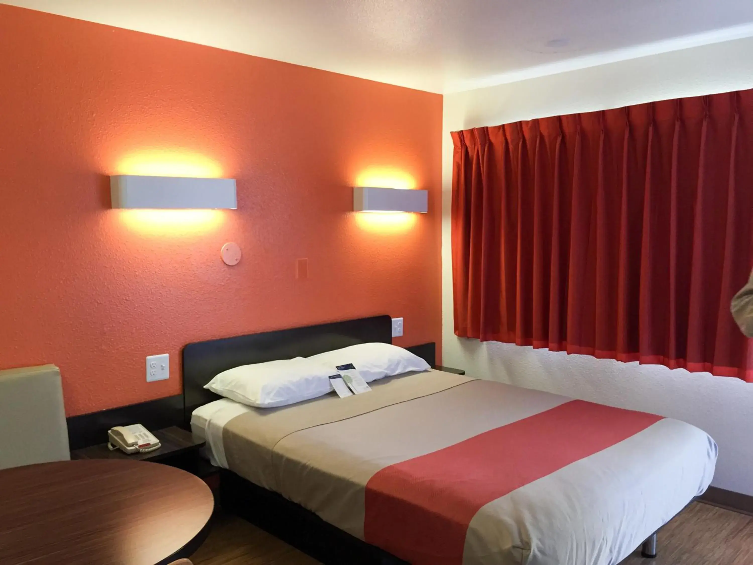 Bedroom, Bed in Motel 6-Oroville, CA Bedroom, Bed in Motel 6-Oroville, CA