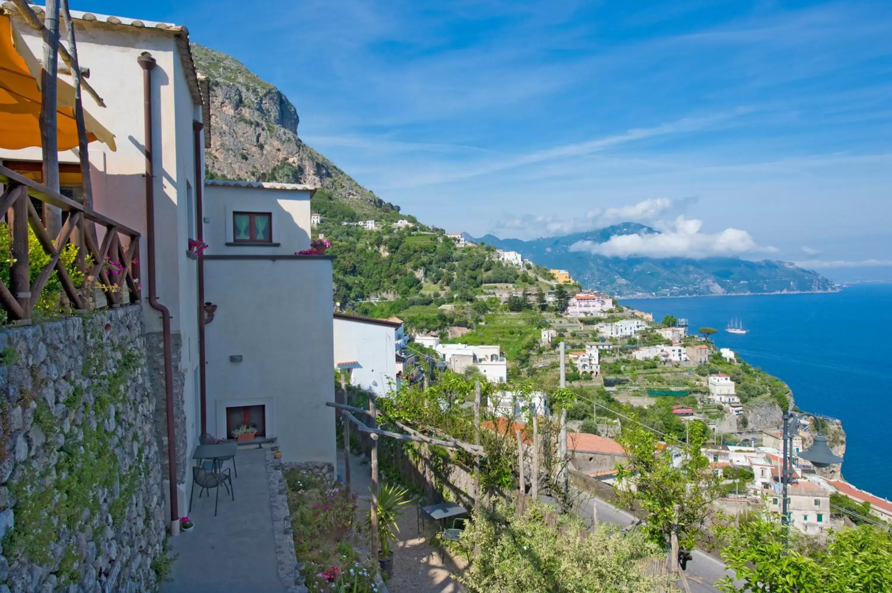 Sea view in L'Antico Borgo Dei Limoni