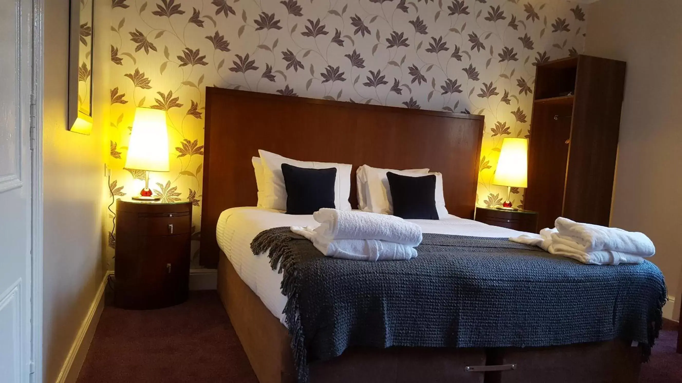 Bed in The Speyside Hotel and Restaurant