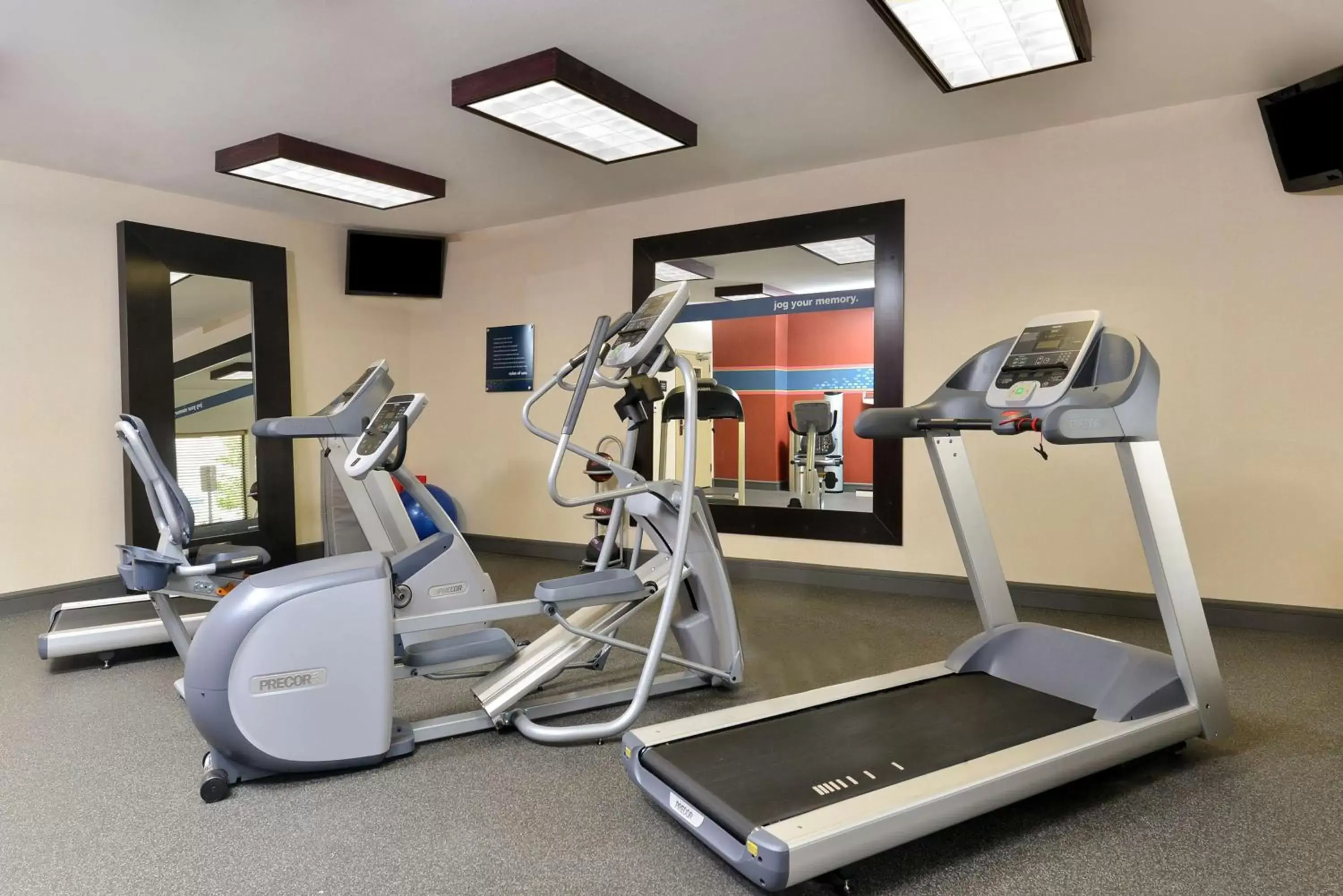 Fitness centre/facilities, Fitness Center/Facilities in Hampton Inn Muscatine