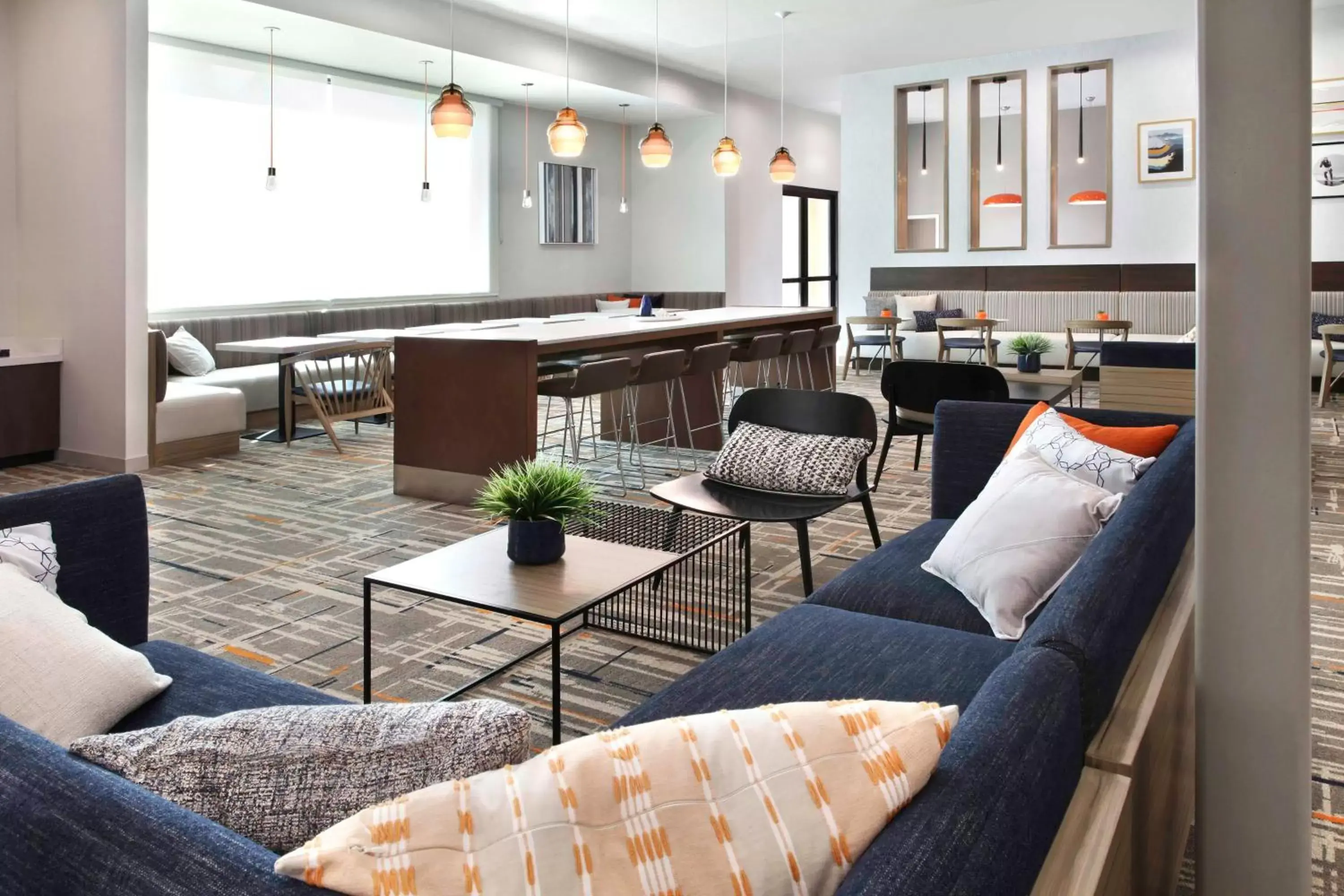 Breakfast, Lounge/Bar in Homewood Suites By Hilton San Diego Central