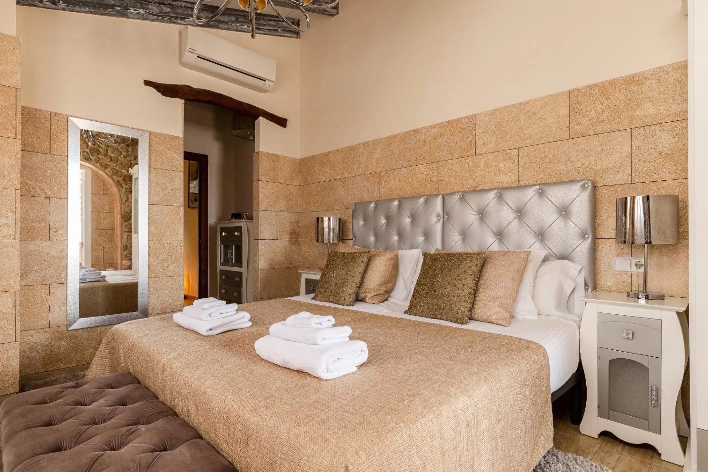 Deluxe King Room in Casa Mistela Deluxe King Room in Casa Mistela