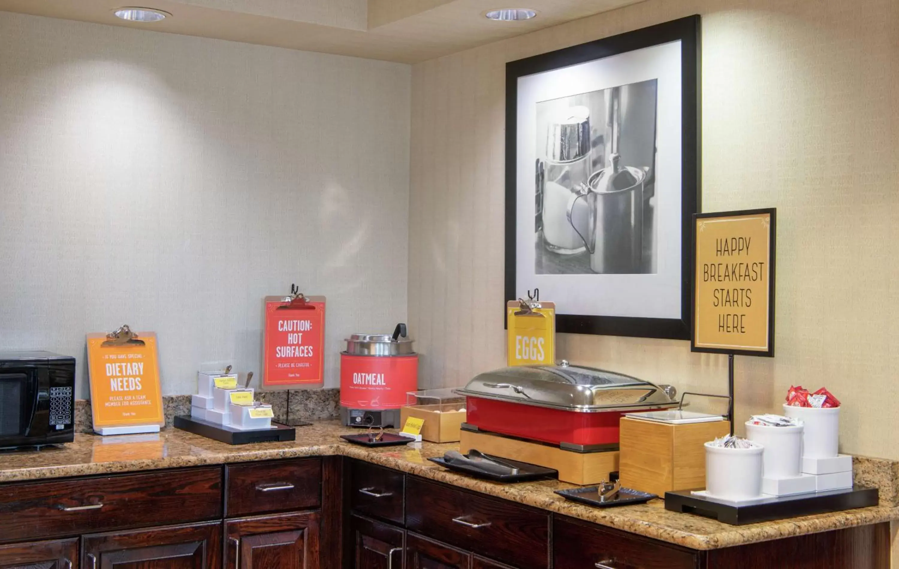 Restaurant/places to eat in Hampton Inn Cleveland-Solon Restaurant/places to eat in Hampton Inn Cleveland-Solon