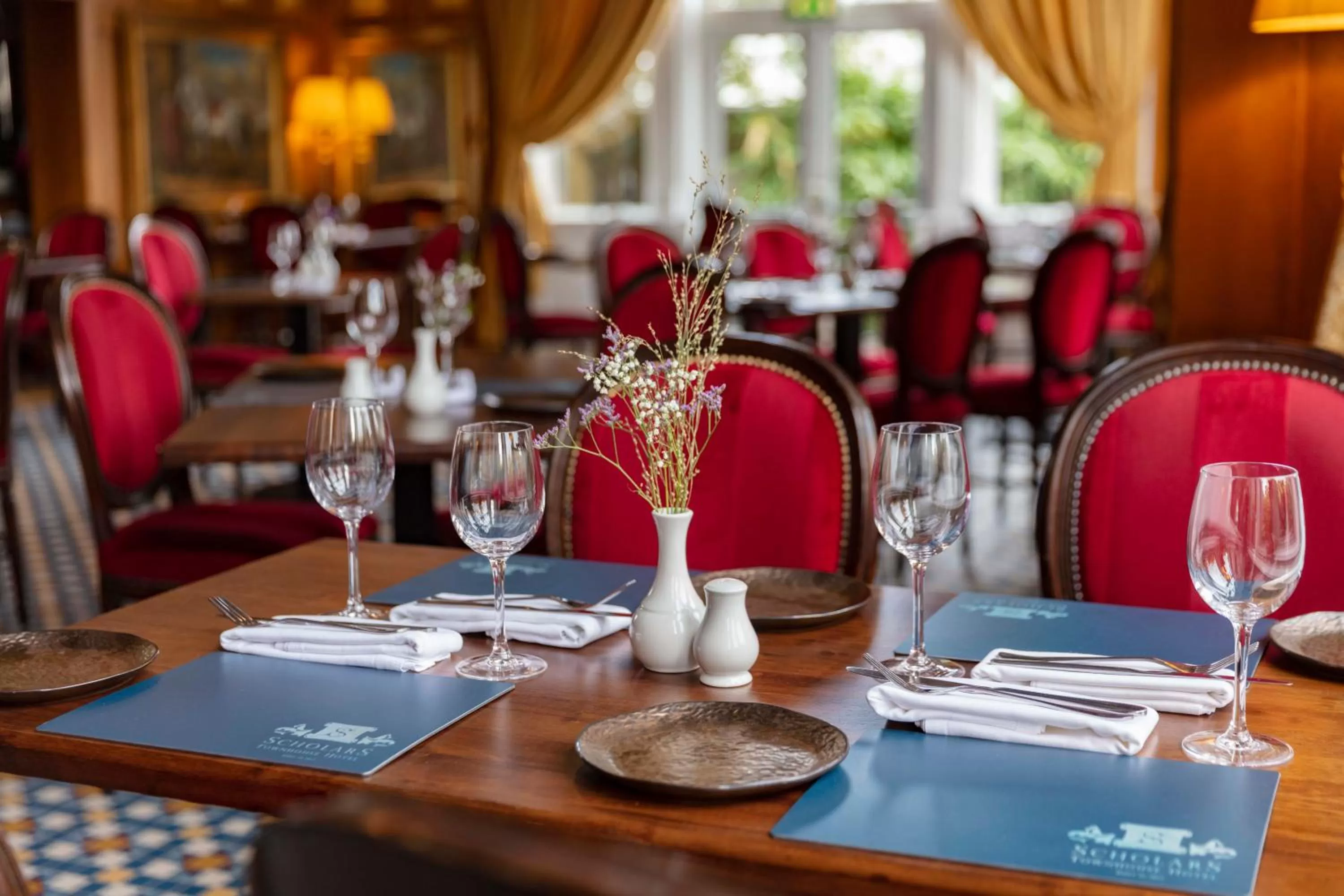 Seating area in Scholars Townhouse Hotel