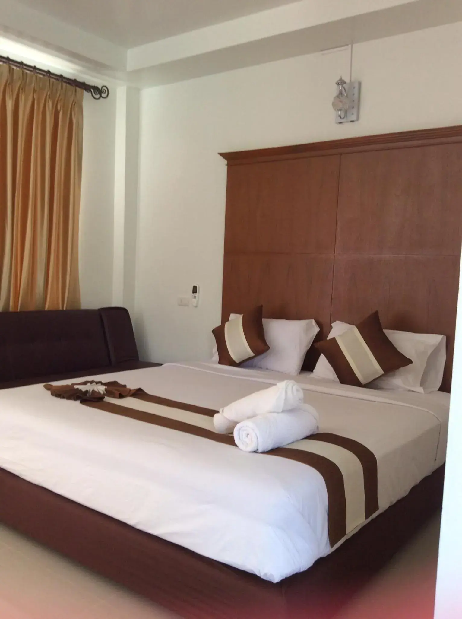 Photo of the whole room, Bed in Lanta Paradise Beach Resort