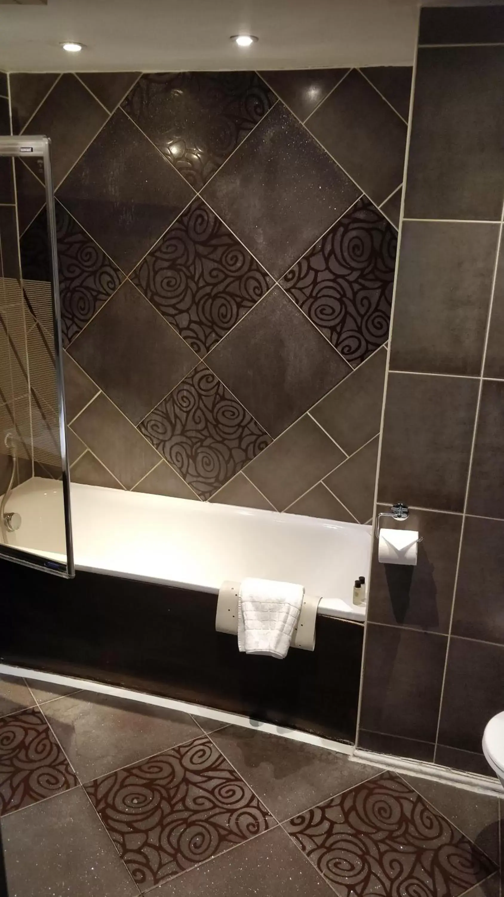 Bathroom in The Spread Eagle Hotel