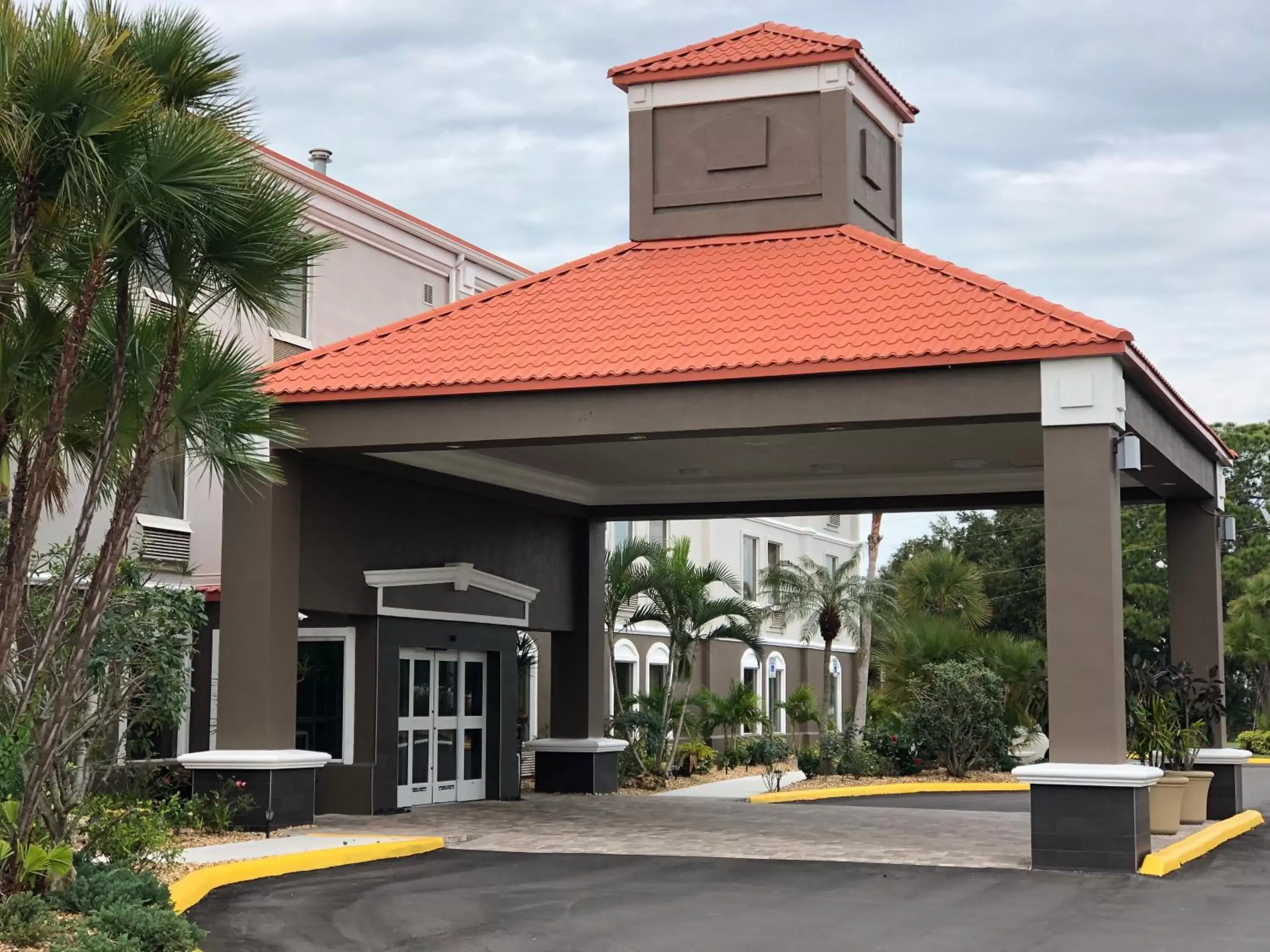 Facade/entrance, Property Building in Best Western Plus Bradenton Hotel & Suites