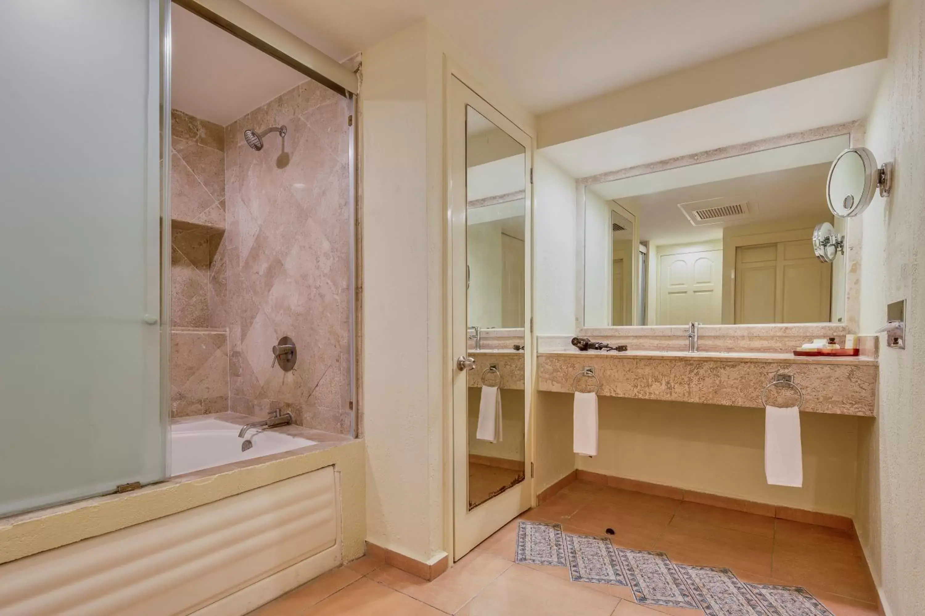 Photo of the whole room, Bathroom in Fiesta Americana Cancun Villas