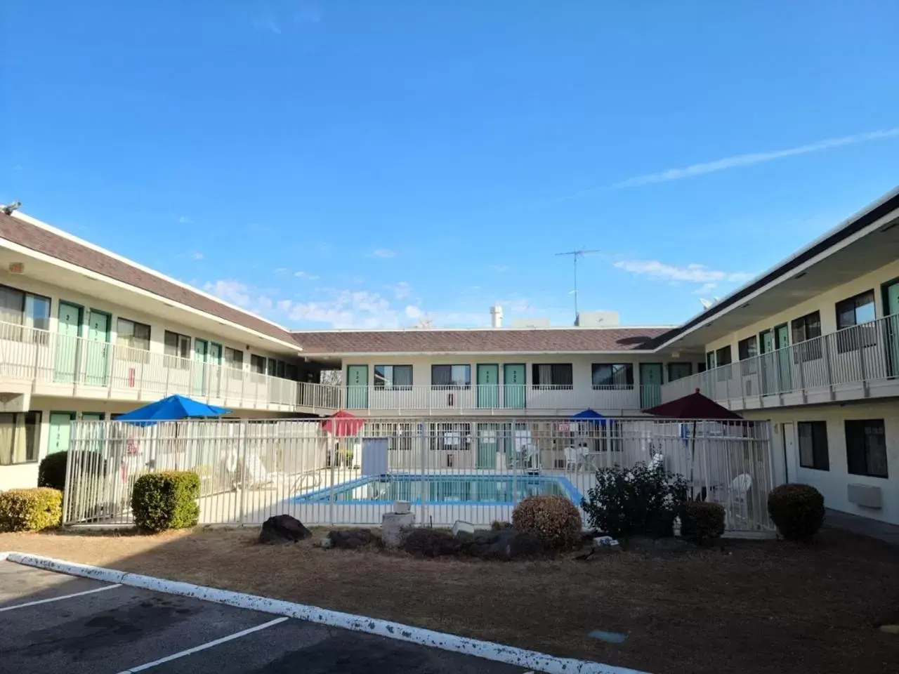 Swimming pool, Property Building in Motel 9 Las Cruces