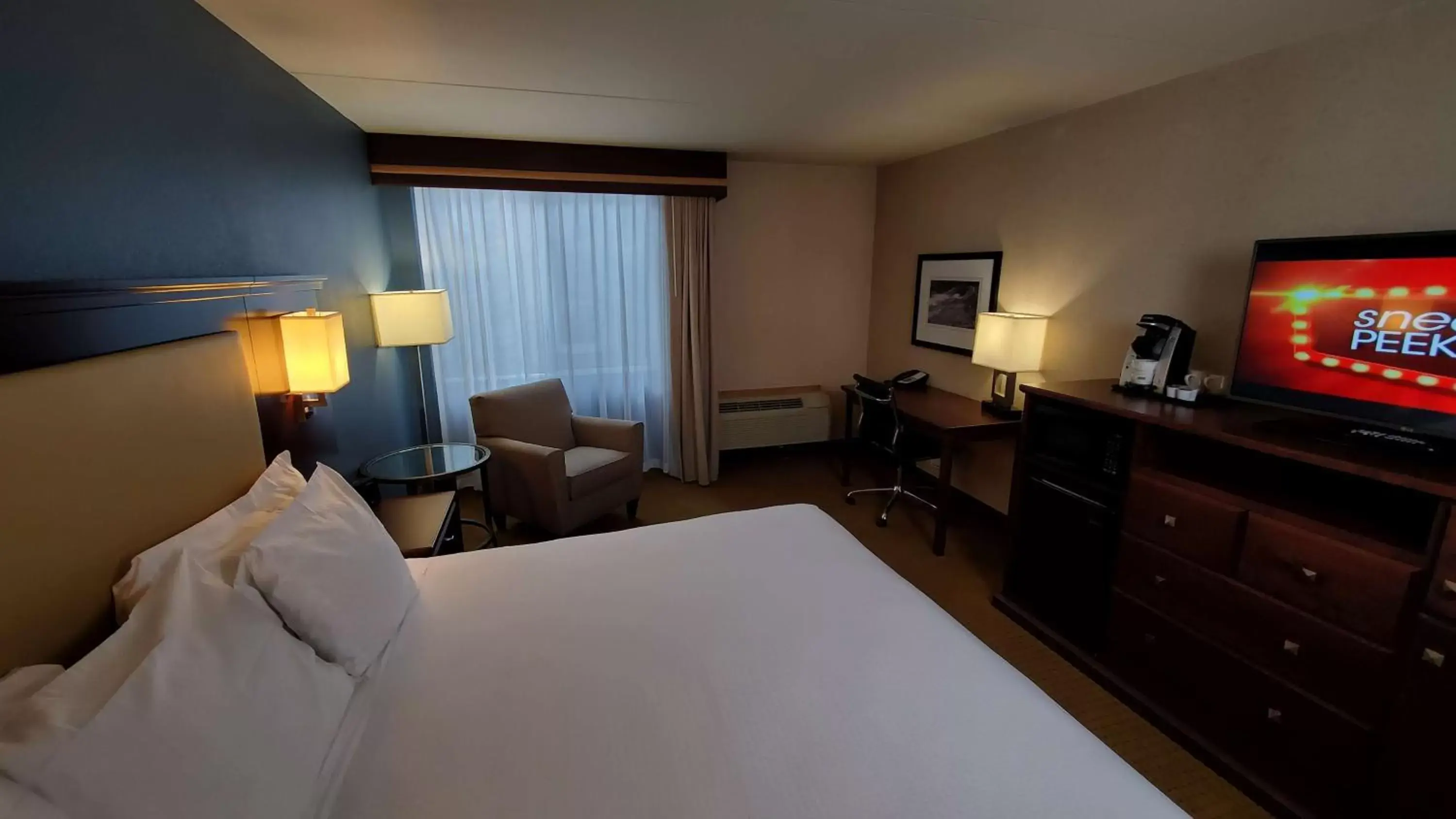 Photo of the whole room, Bed in Best Western Plus Coeur d'Alene Inn