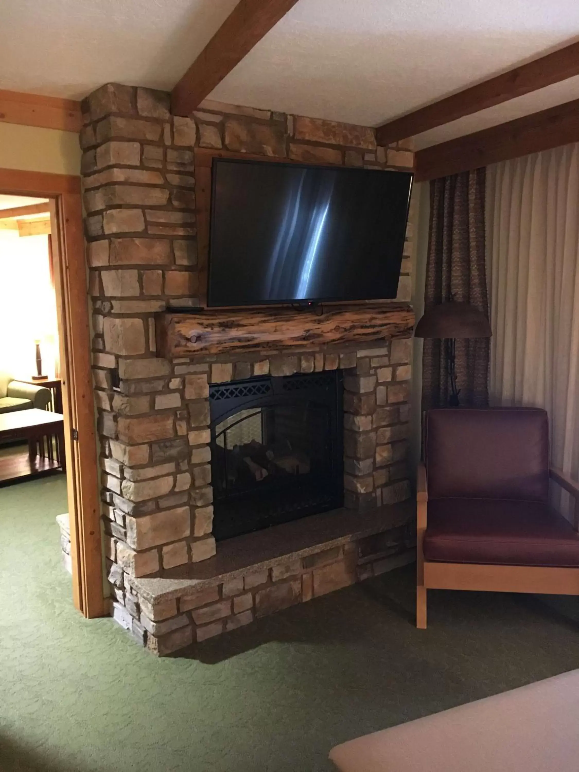 Photo of the whole room, TV/Entertainment Center in Brian Head Lodge