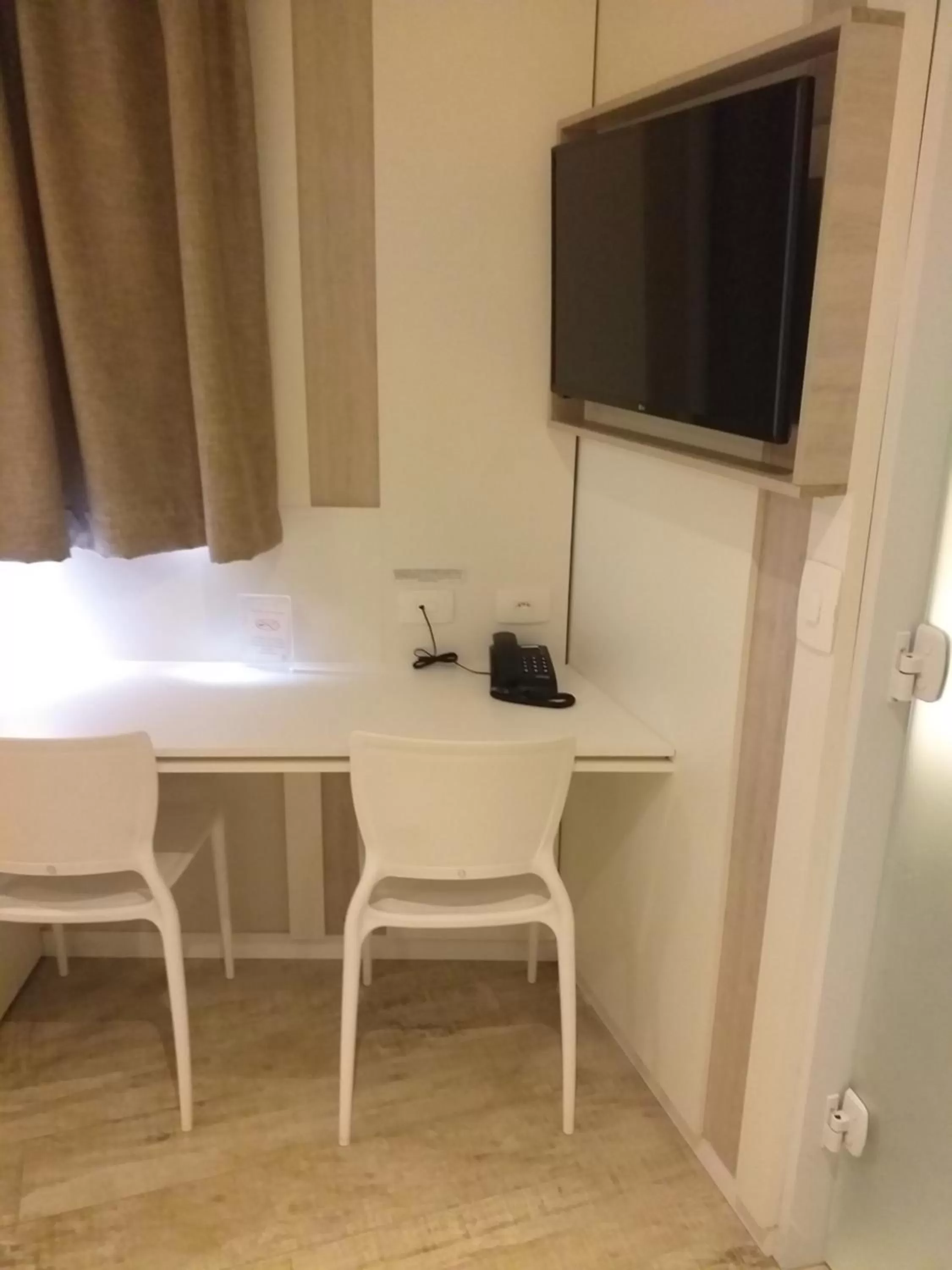 Jandira Premiêr Hotel