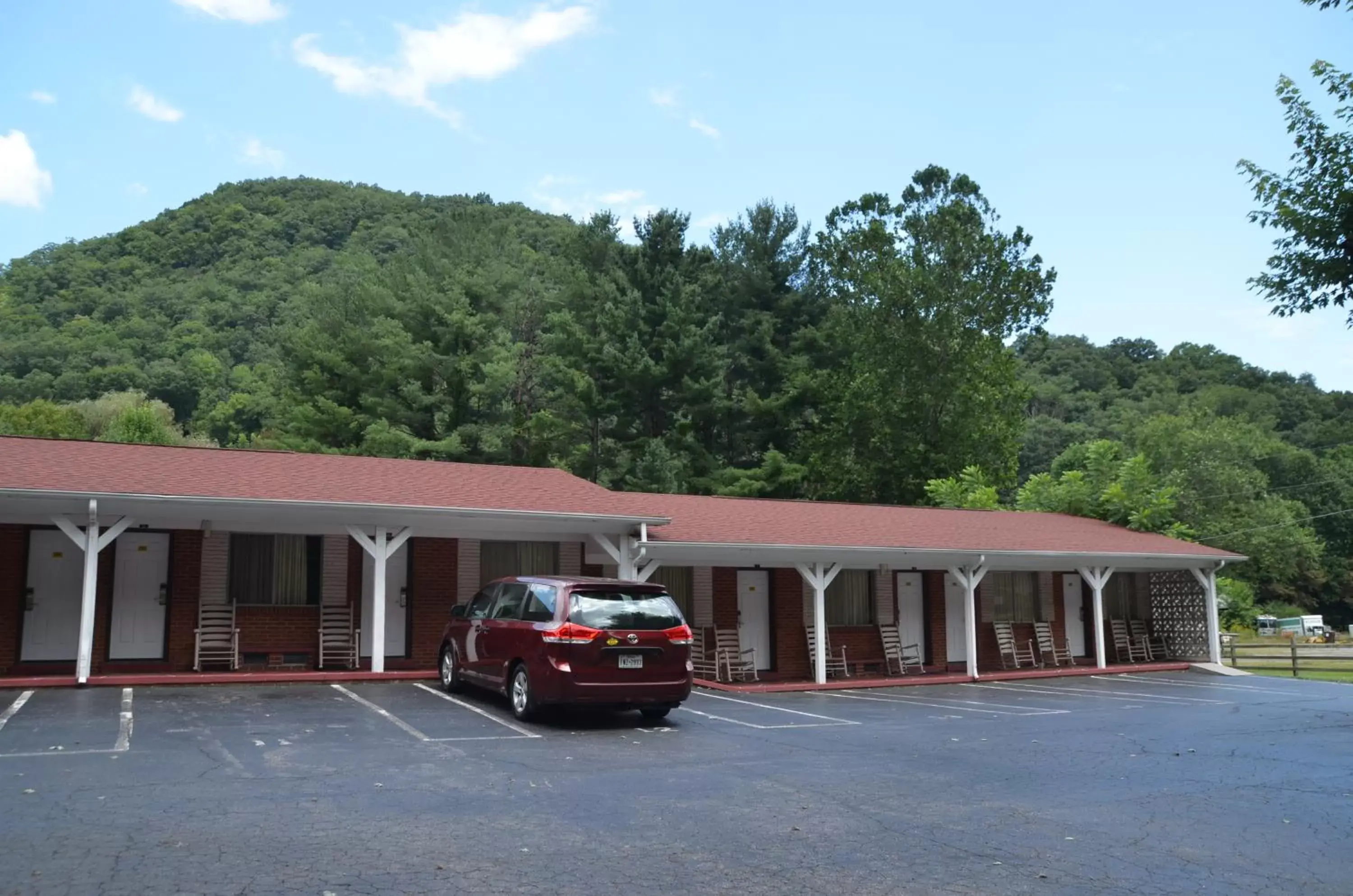 Property Building in Travelowes Motel - Maggie Valley