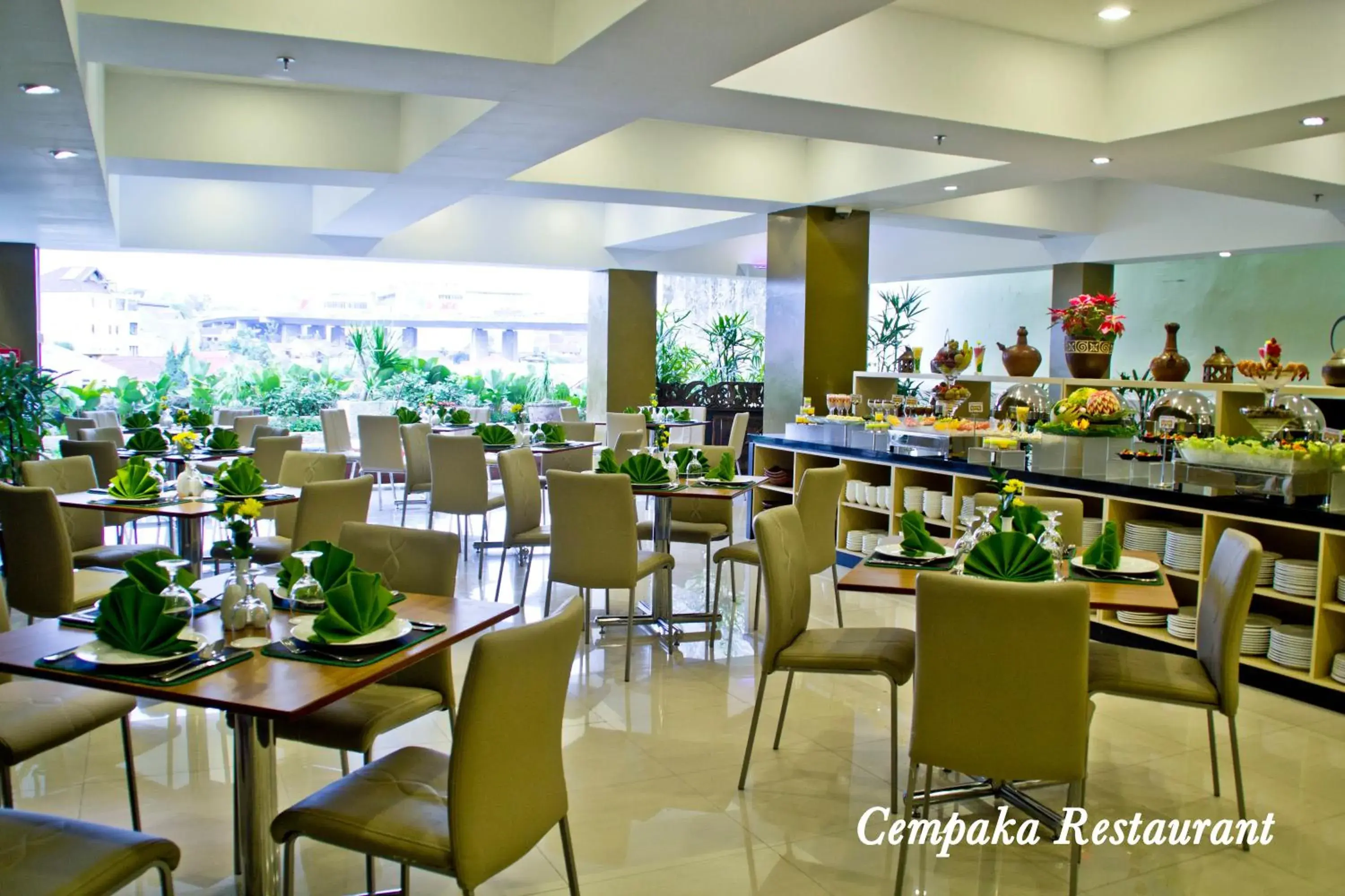 Restaurant/places to eat in De Batara Hotel