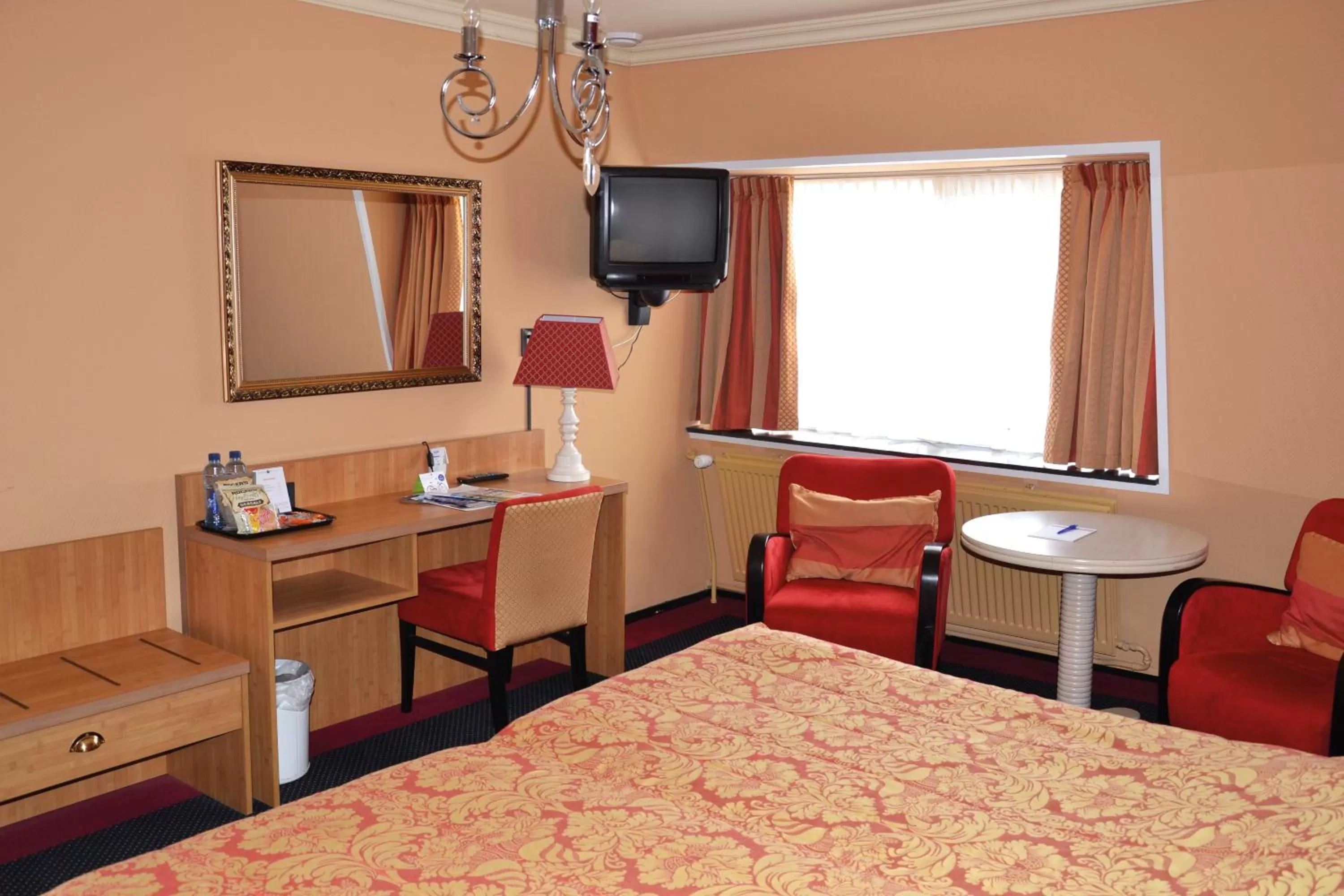 Photo of the whole room, Bed in Fletcher Hotel Restaurant Marijke