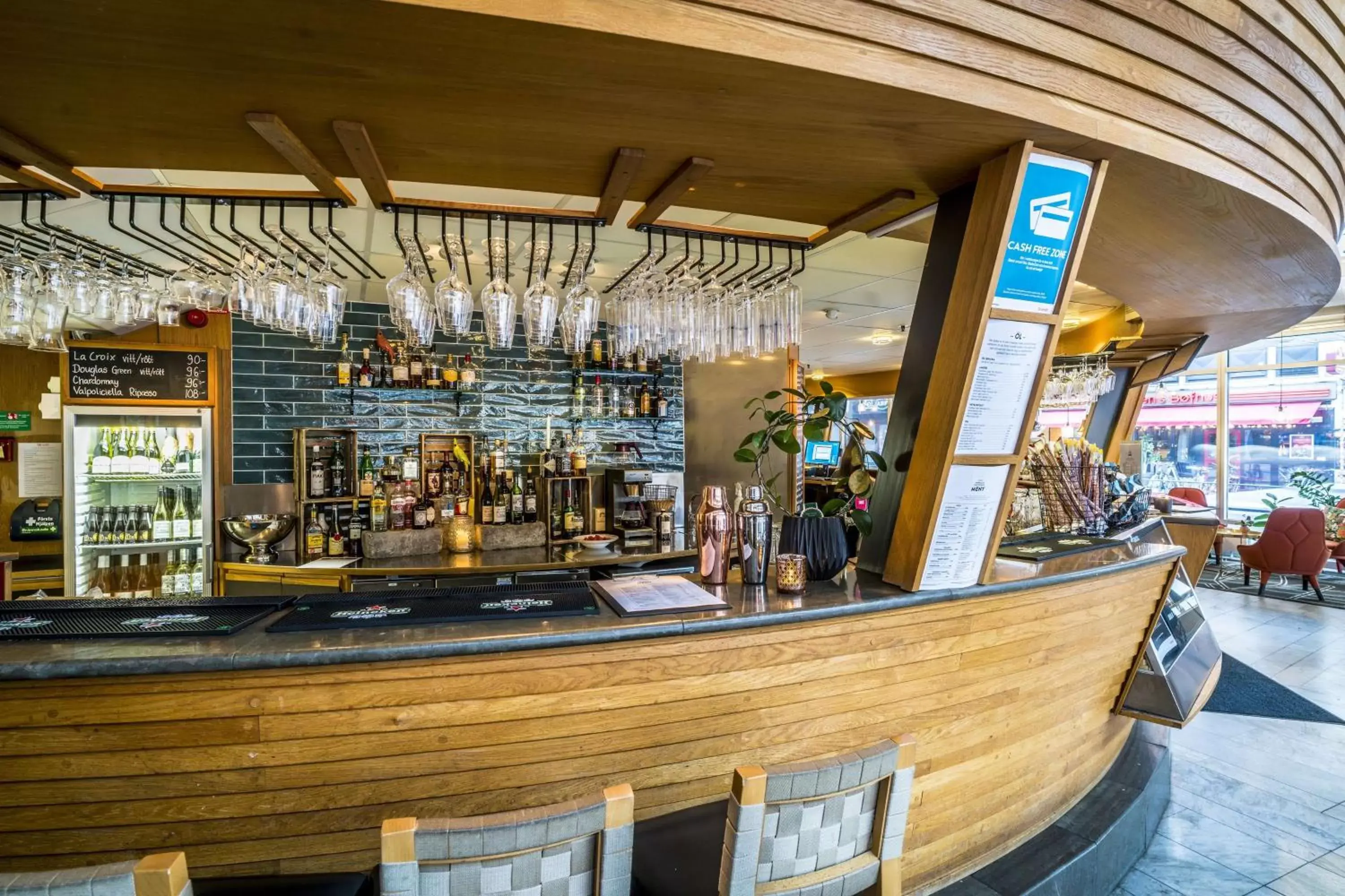Lobby or reception, Lounge/Bar in Scandic Portalen
