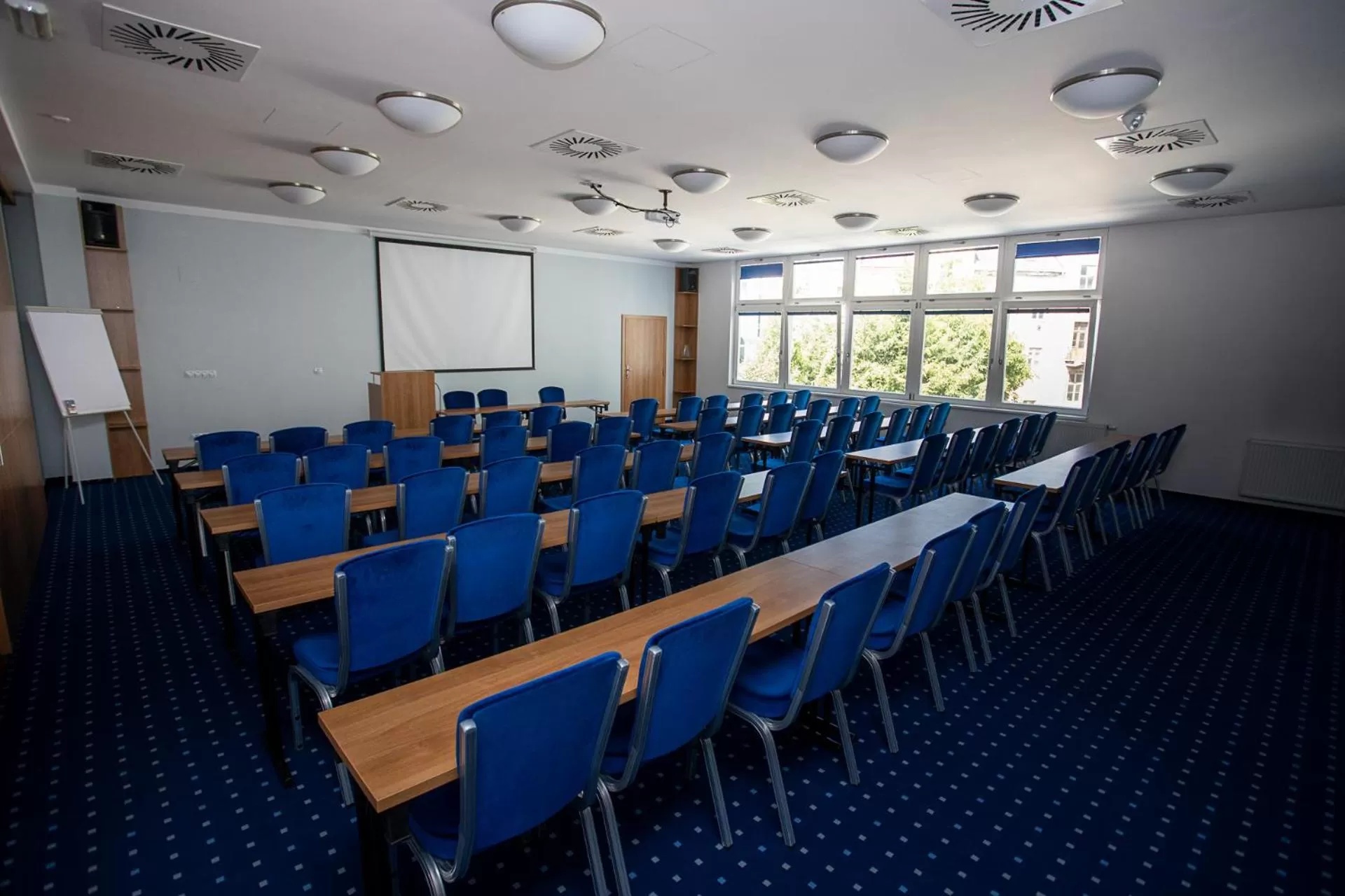 Business facilities in Hotel Grand