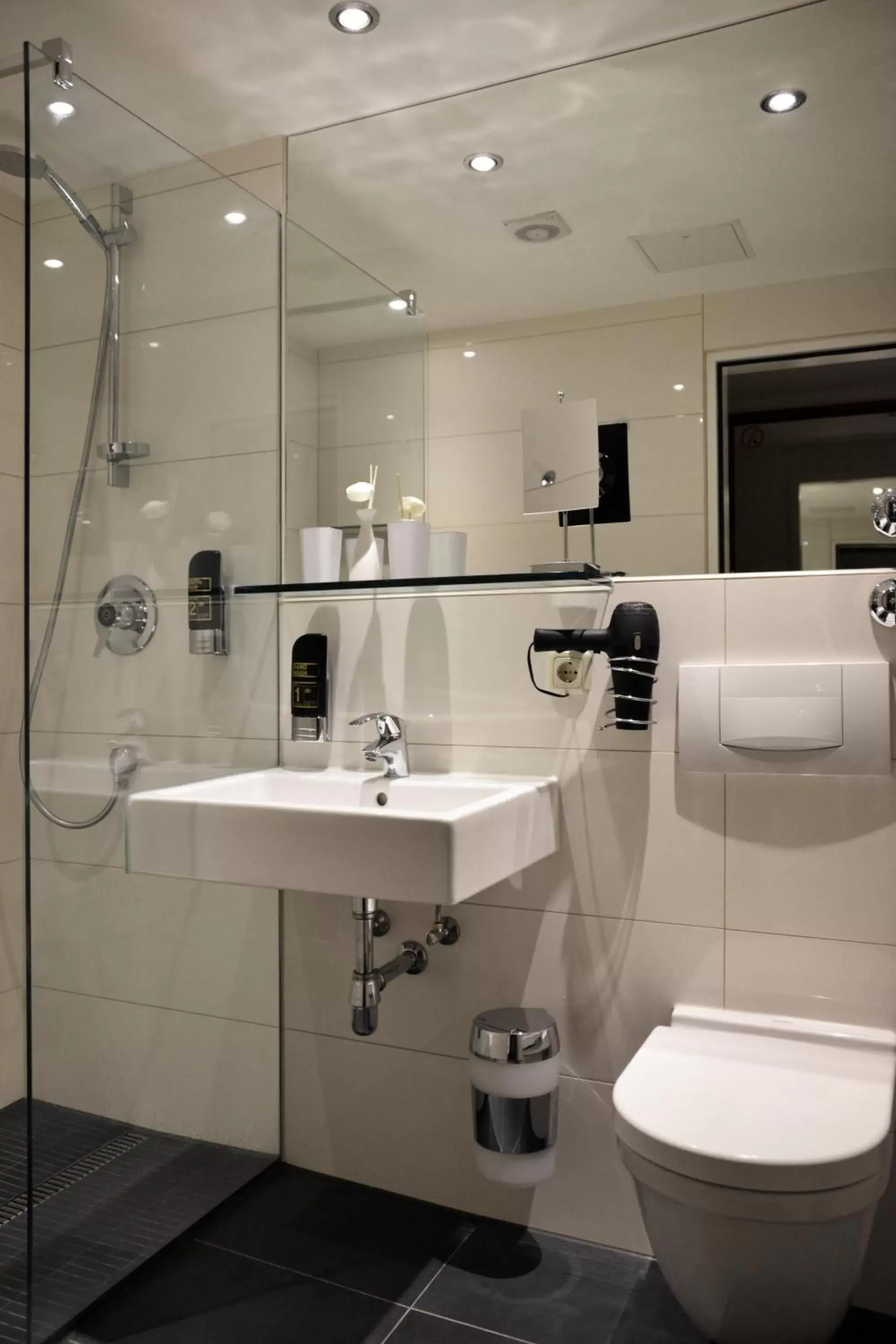 Shower, Bathroom in Arthotel Munich