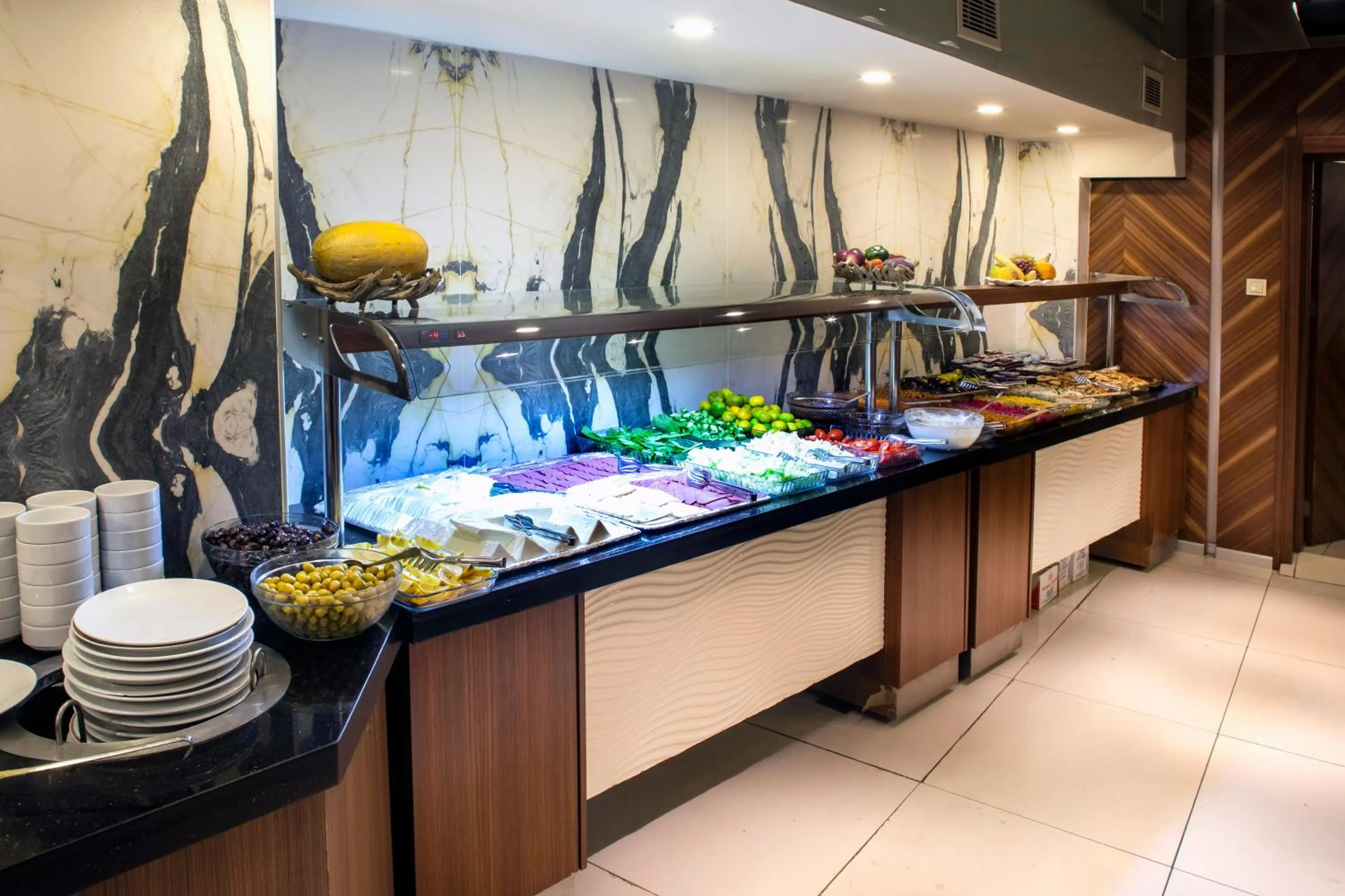 Buffet breakfast in Martinenz Hotel