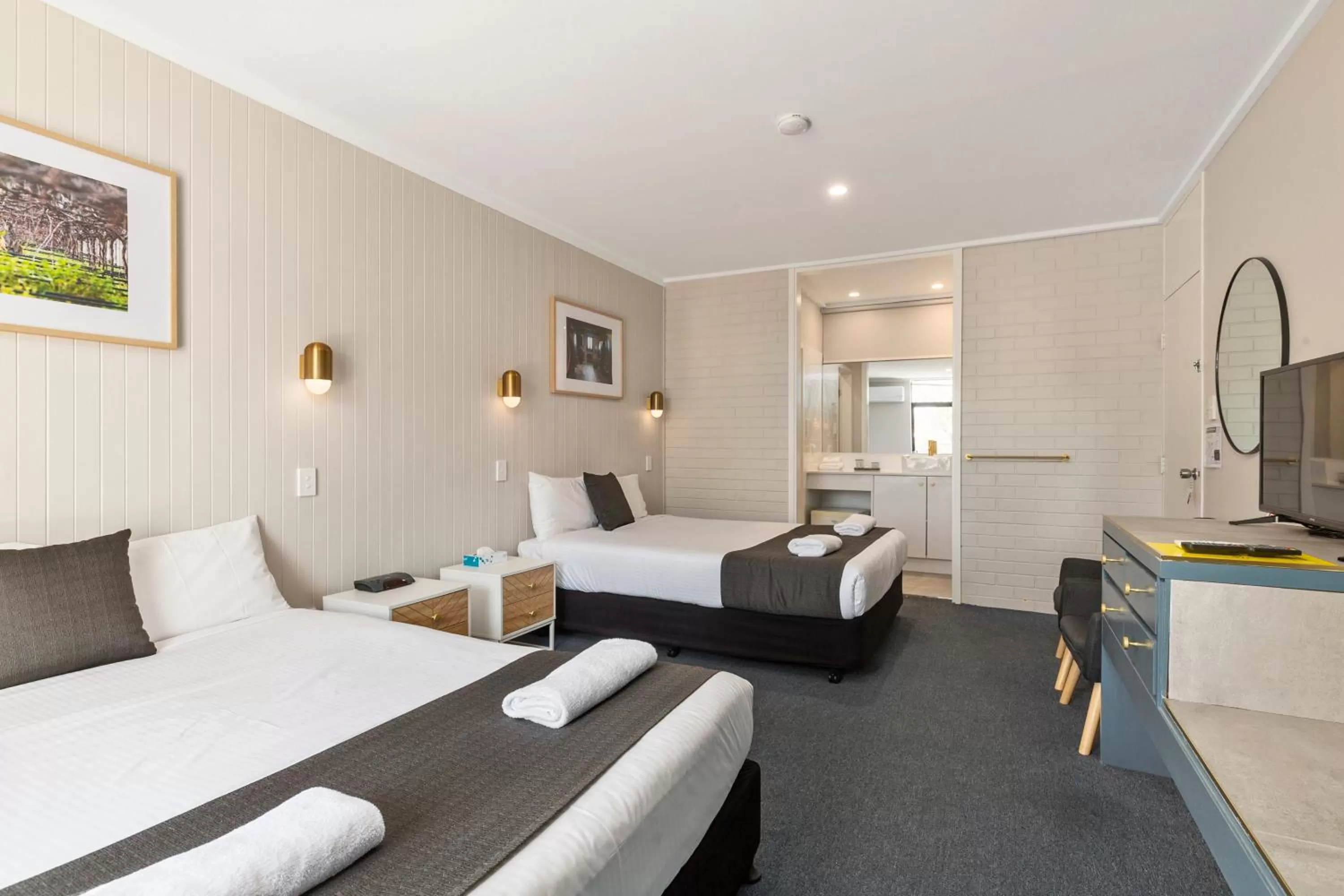 Bedroom, Bed in The Wine Vine Hotel