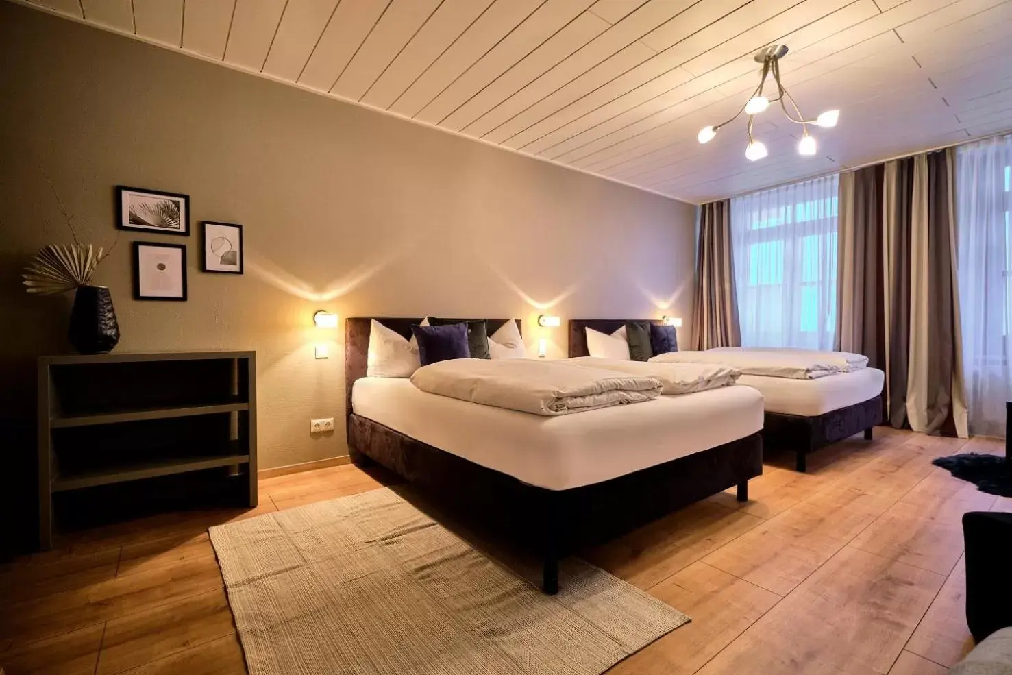 Bed in Hotel Roter Hahn