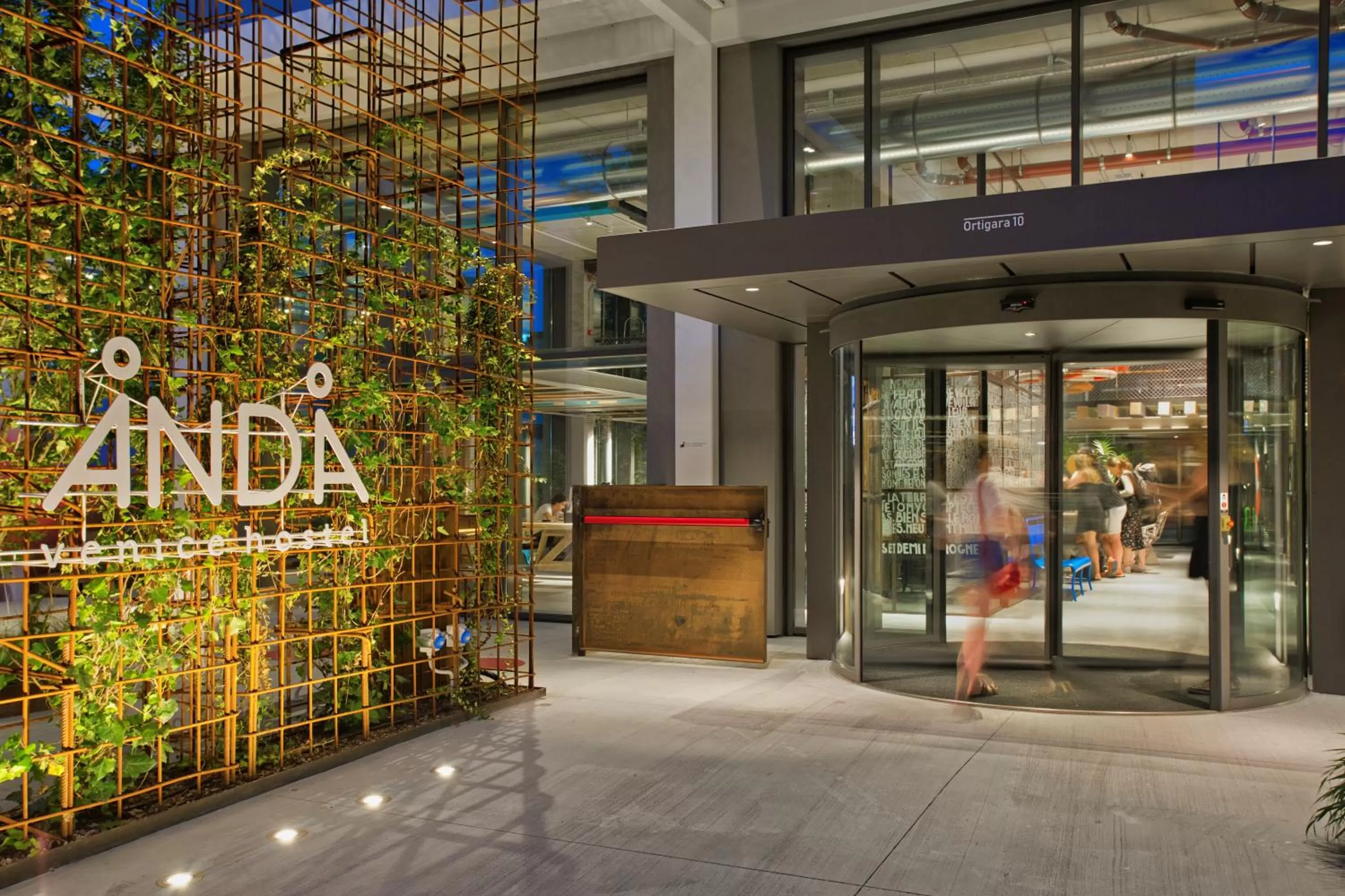 Patio in Anda Venice Hostel