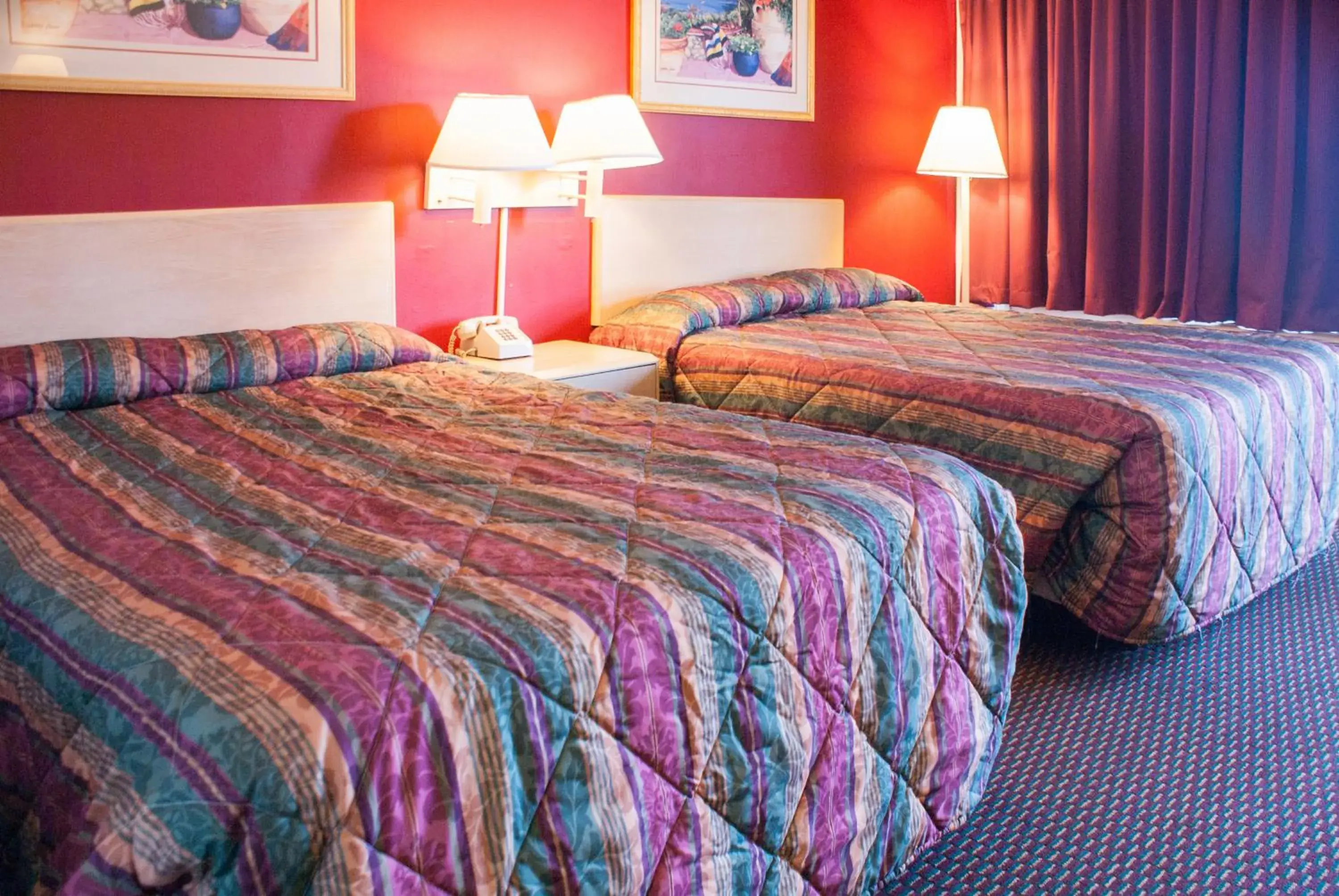 Bed in Scottish Inn Downtown Jacksonville Bed in Scottish Inn Downtown Jacksonville