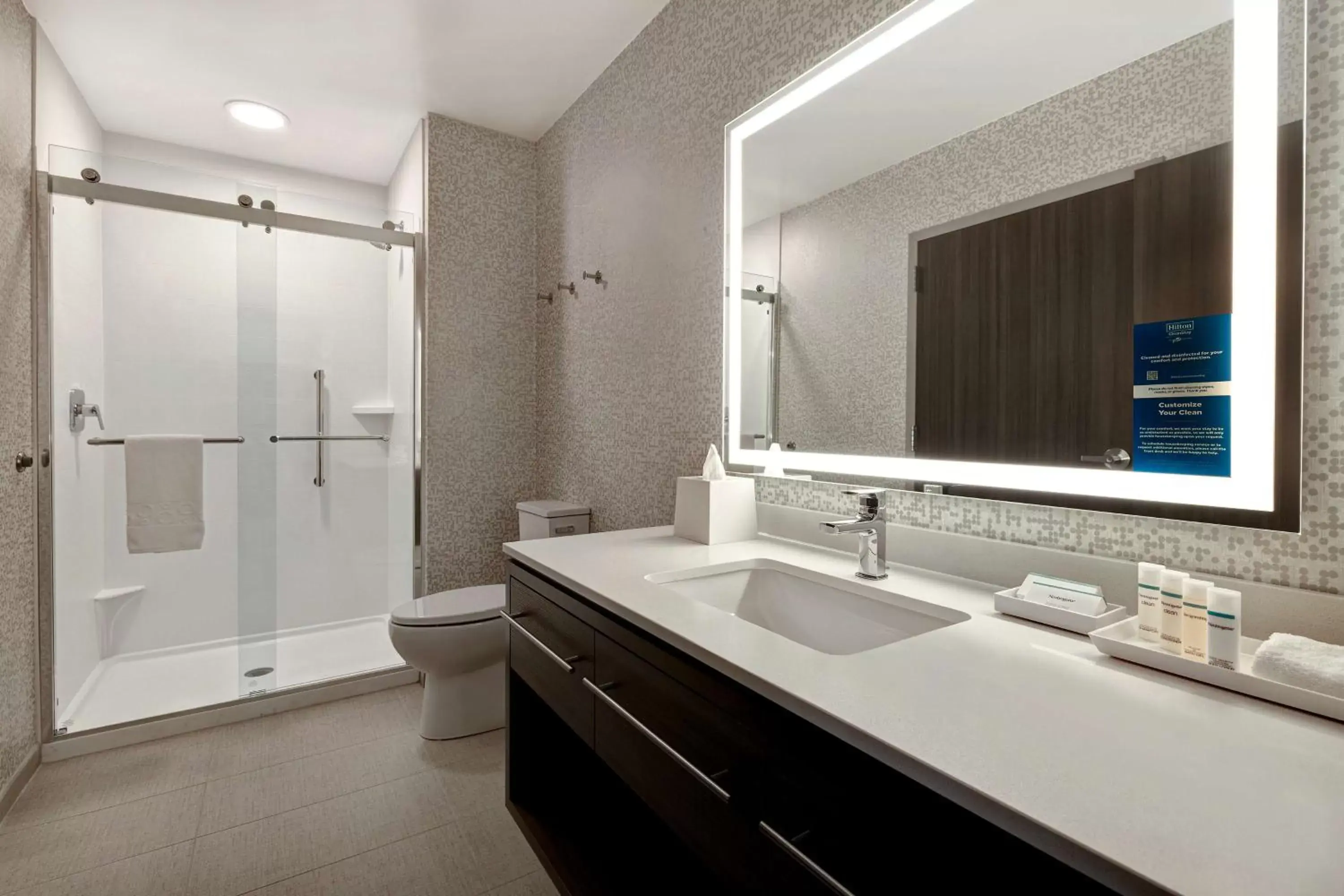 Bathroom in Home2 Suites By Hilton Lincolnshire Chicago