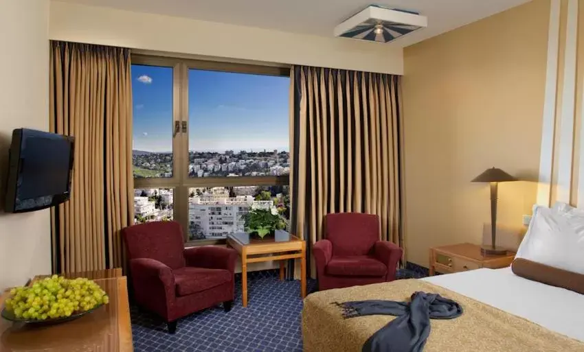 Bed in Dan Panorama Haifa Hotel Bed in Dan Panorama Haifa Hotel