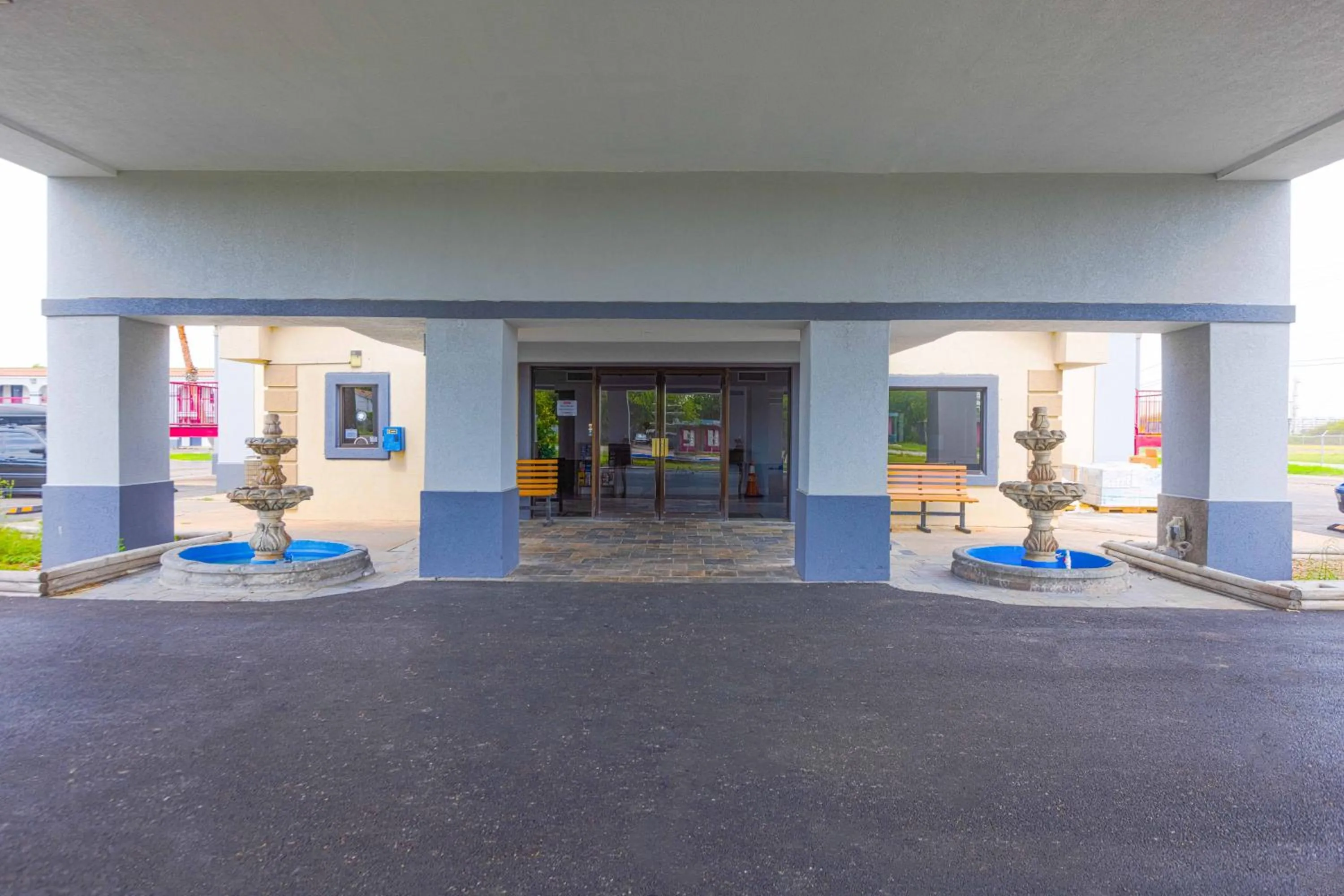 Facade/entrance in Coastal Inn Corpus Christi