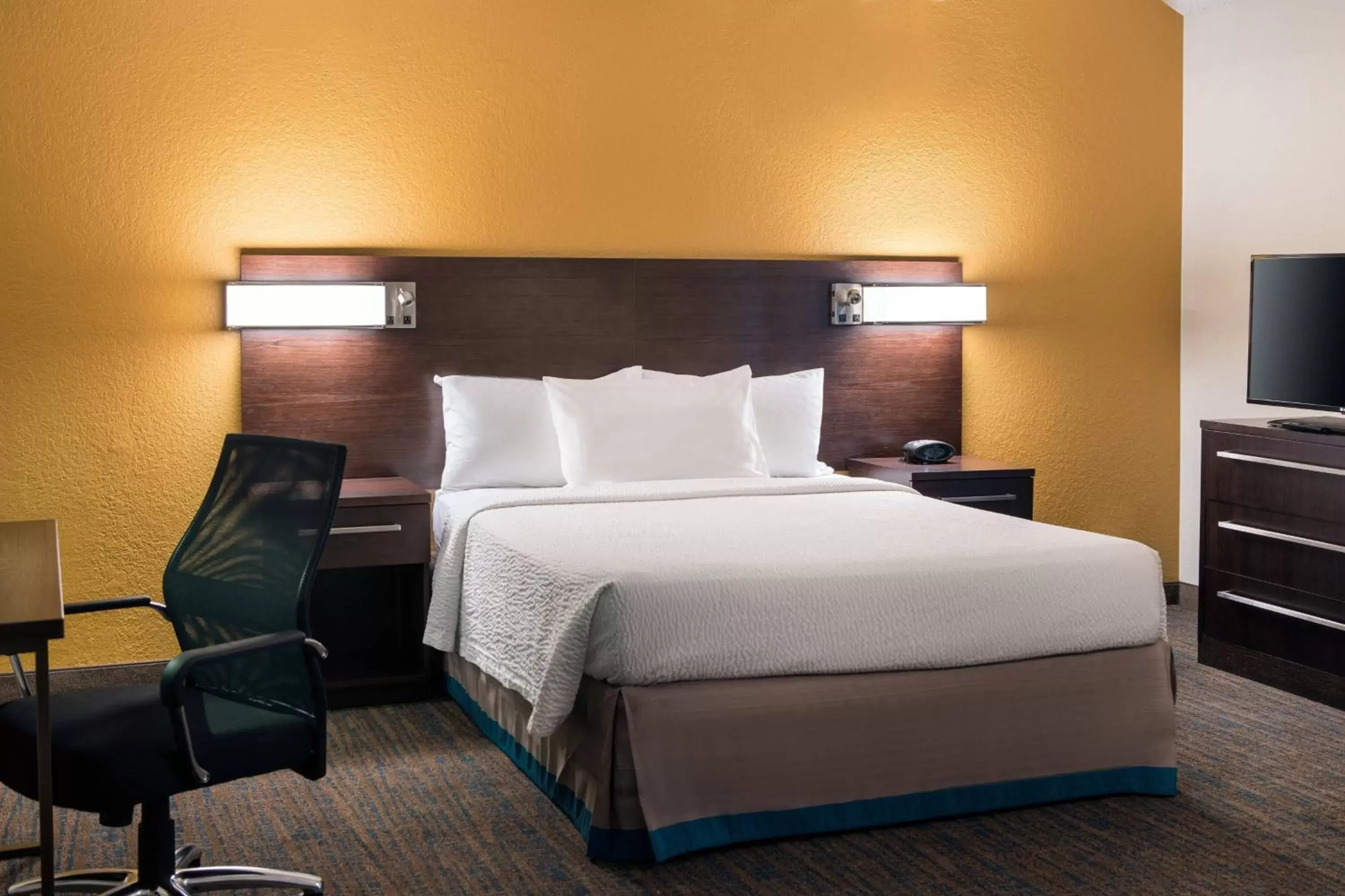 Bedroom, Bed in Residence Inn by Marriott Long Beach