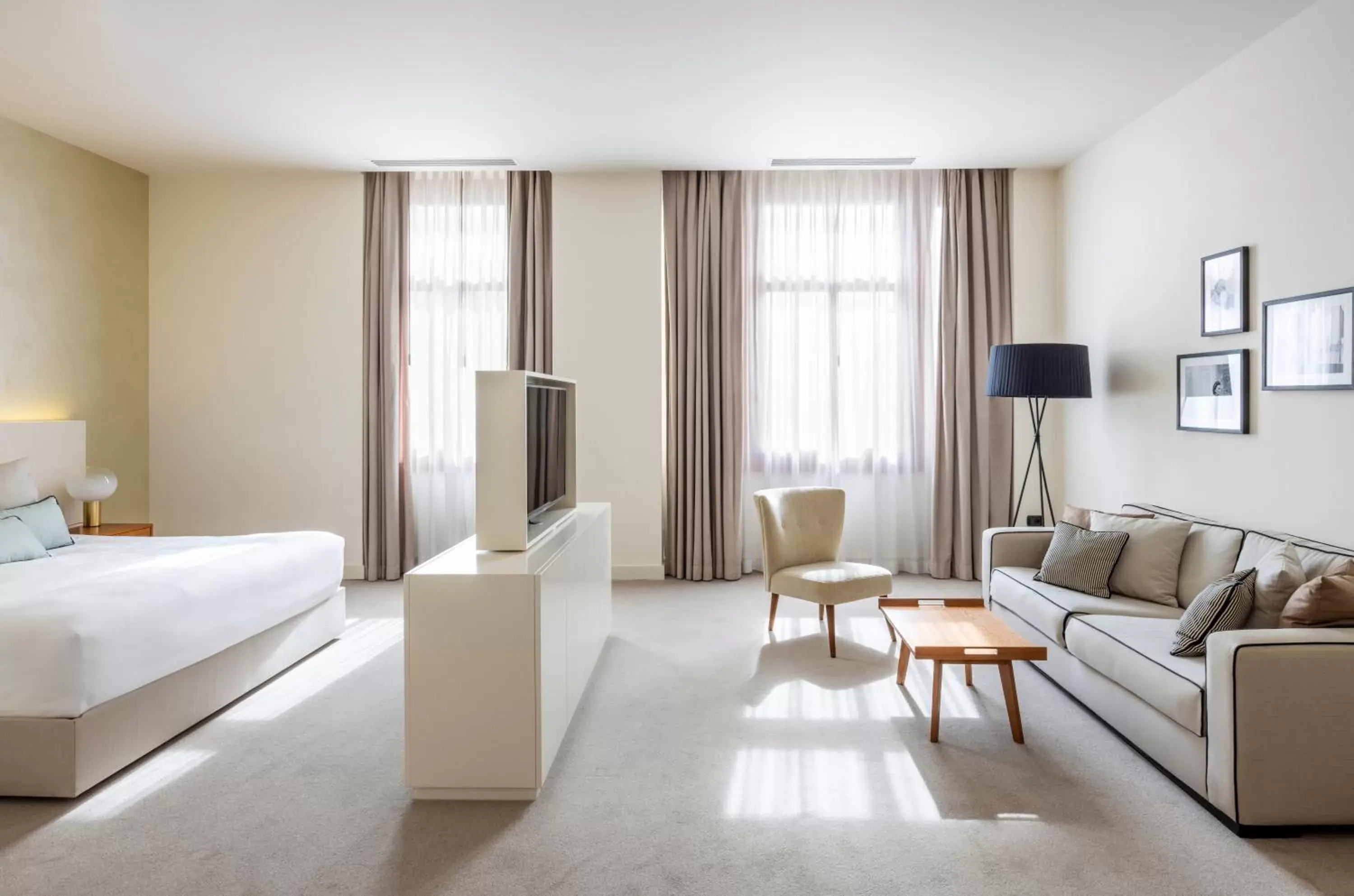 Bedroom, Seating Area in JW Marriott Venice Resort & Spa