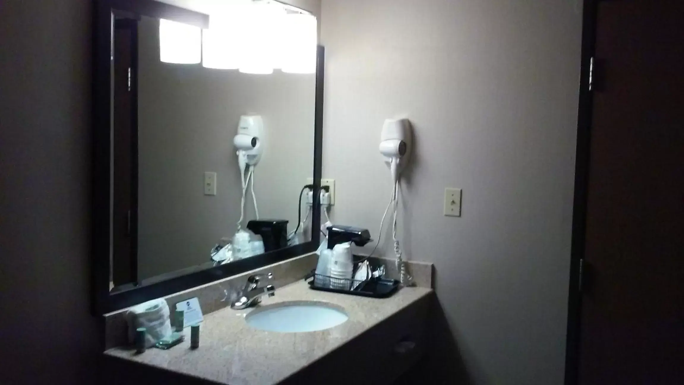 Bathroom in MHO INN and SUITES