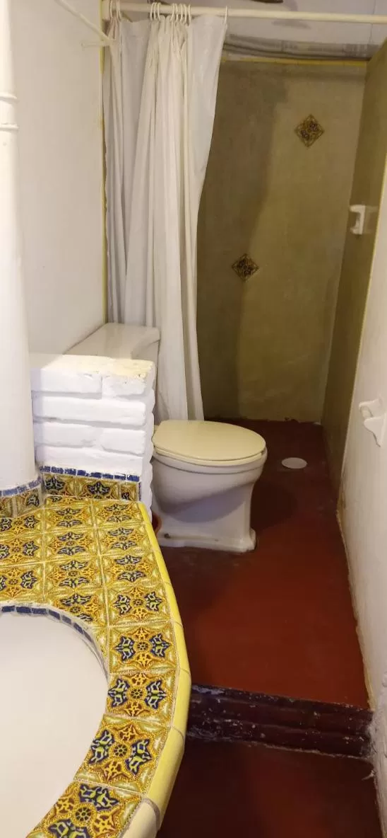 Toilet in Hotel Mision, Acapulco centro