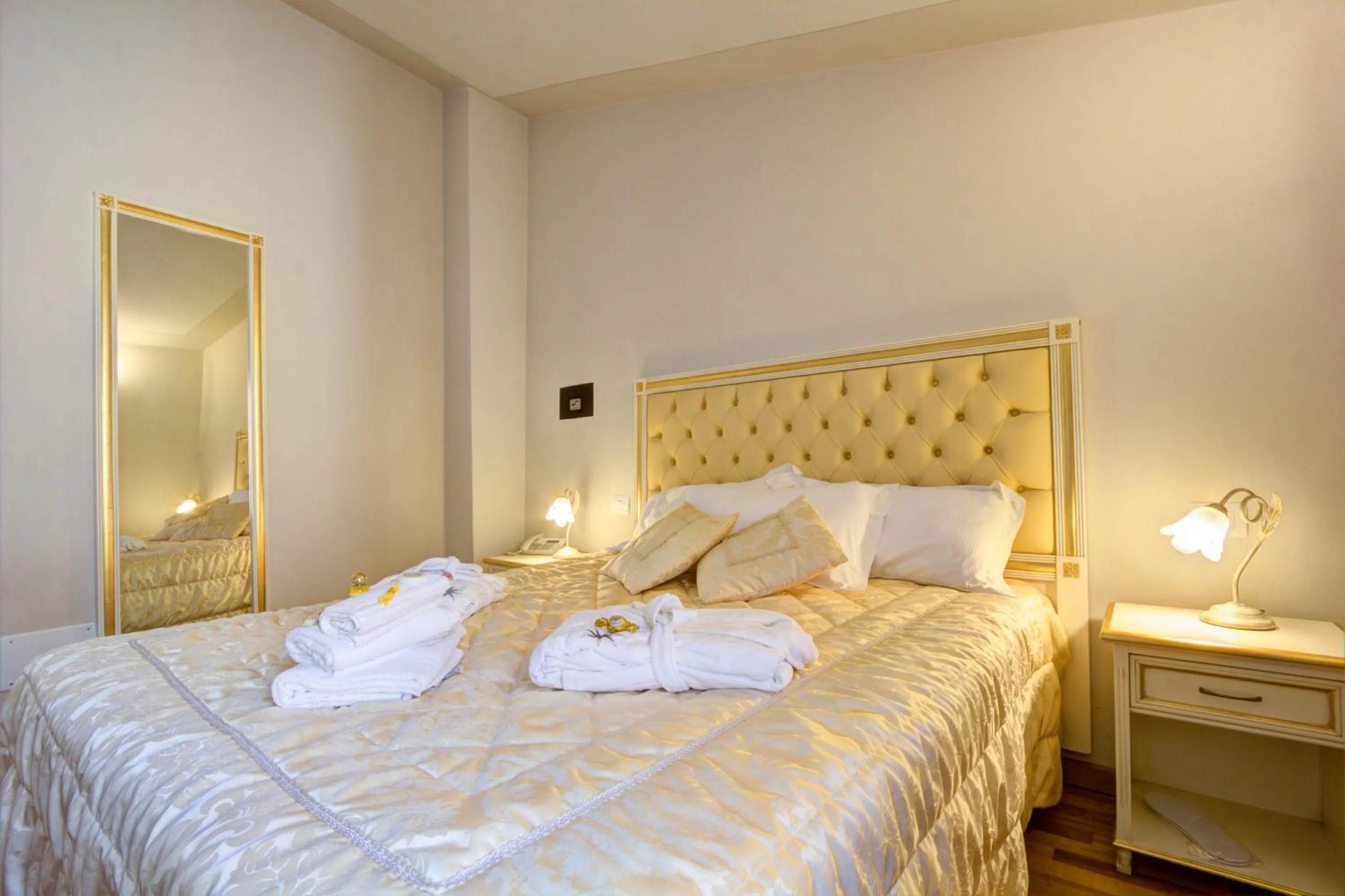 Bed in Hotel Volterra In Superior