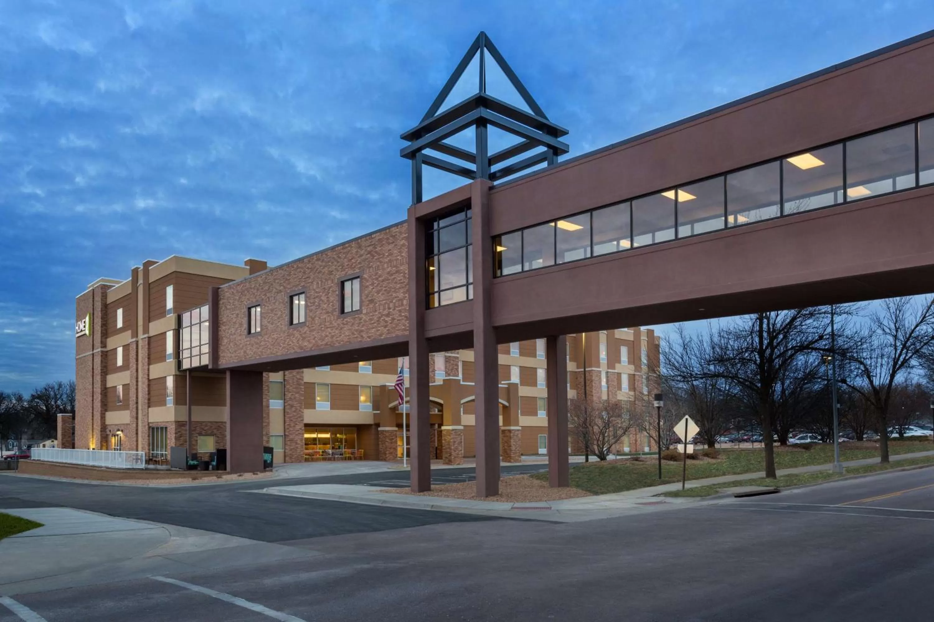 Property building in Home2 Suites by Hilton Sioux Falls Sanford Medical Center