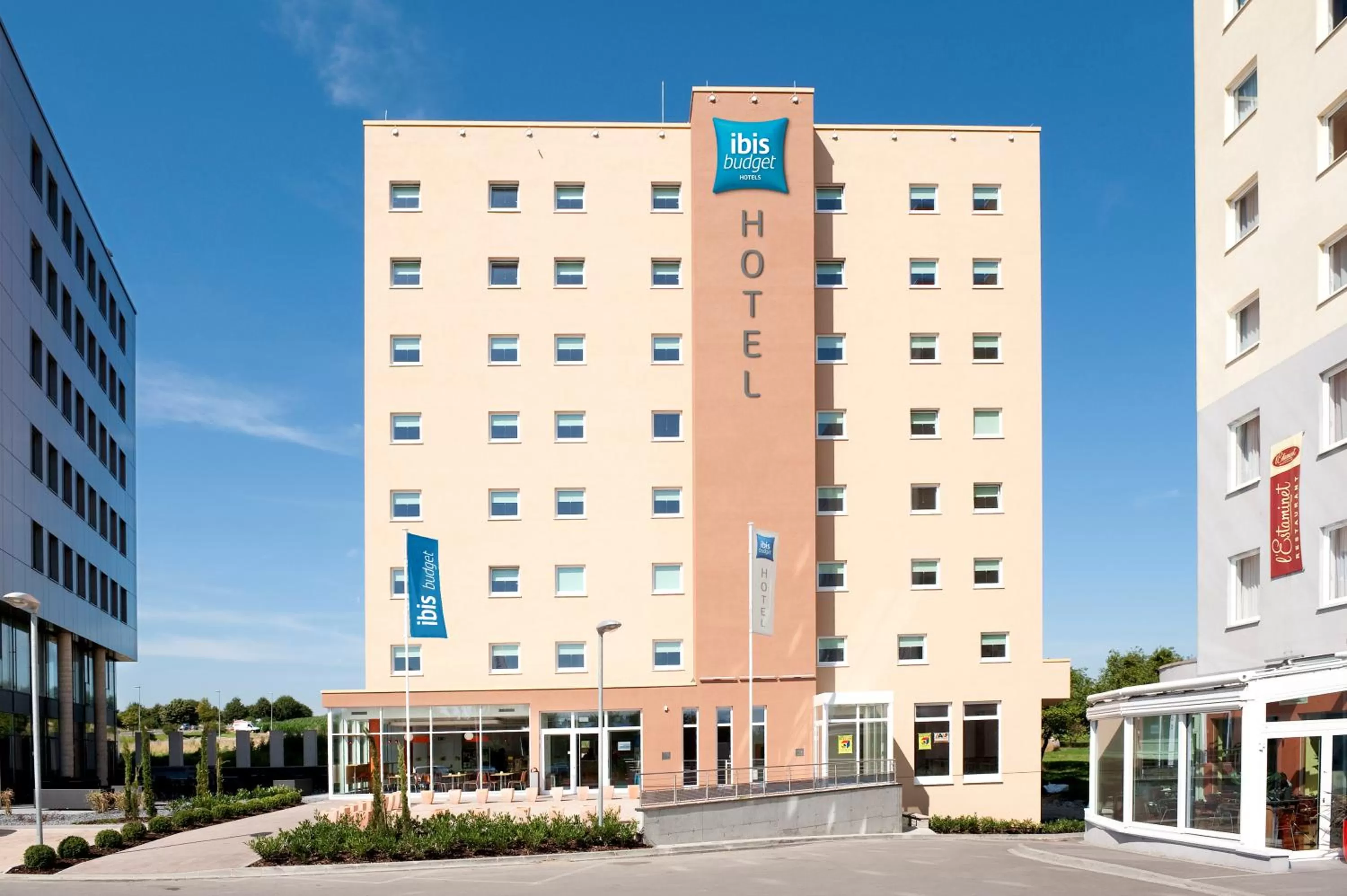 Facade/entrance in ibis Budget Luxembourg Sud