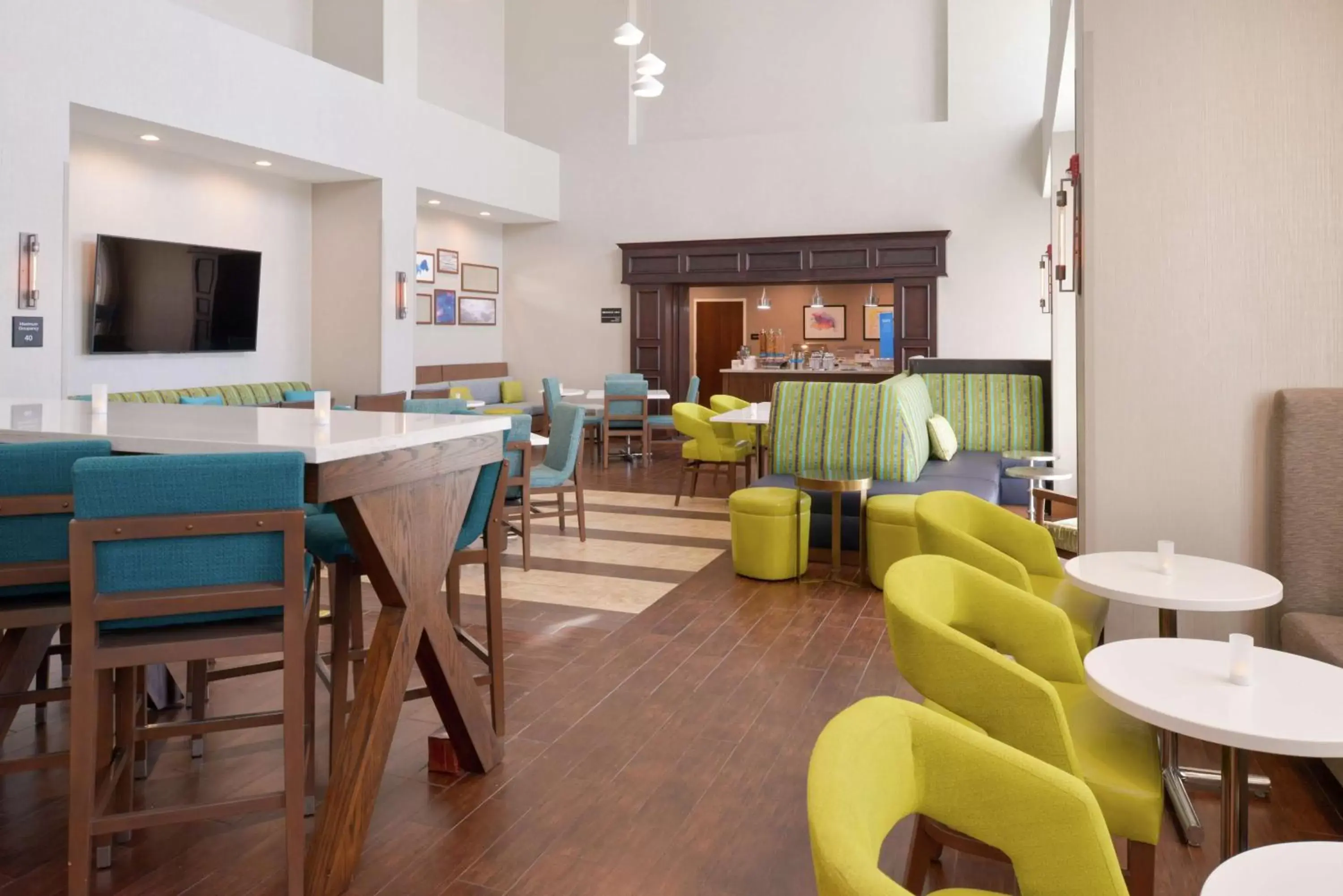 Lobby or reception, Lounge/Bar in Hampton Inn and Suites Port Aransas