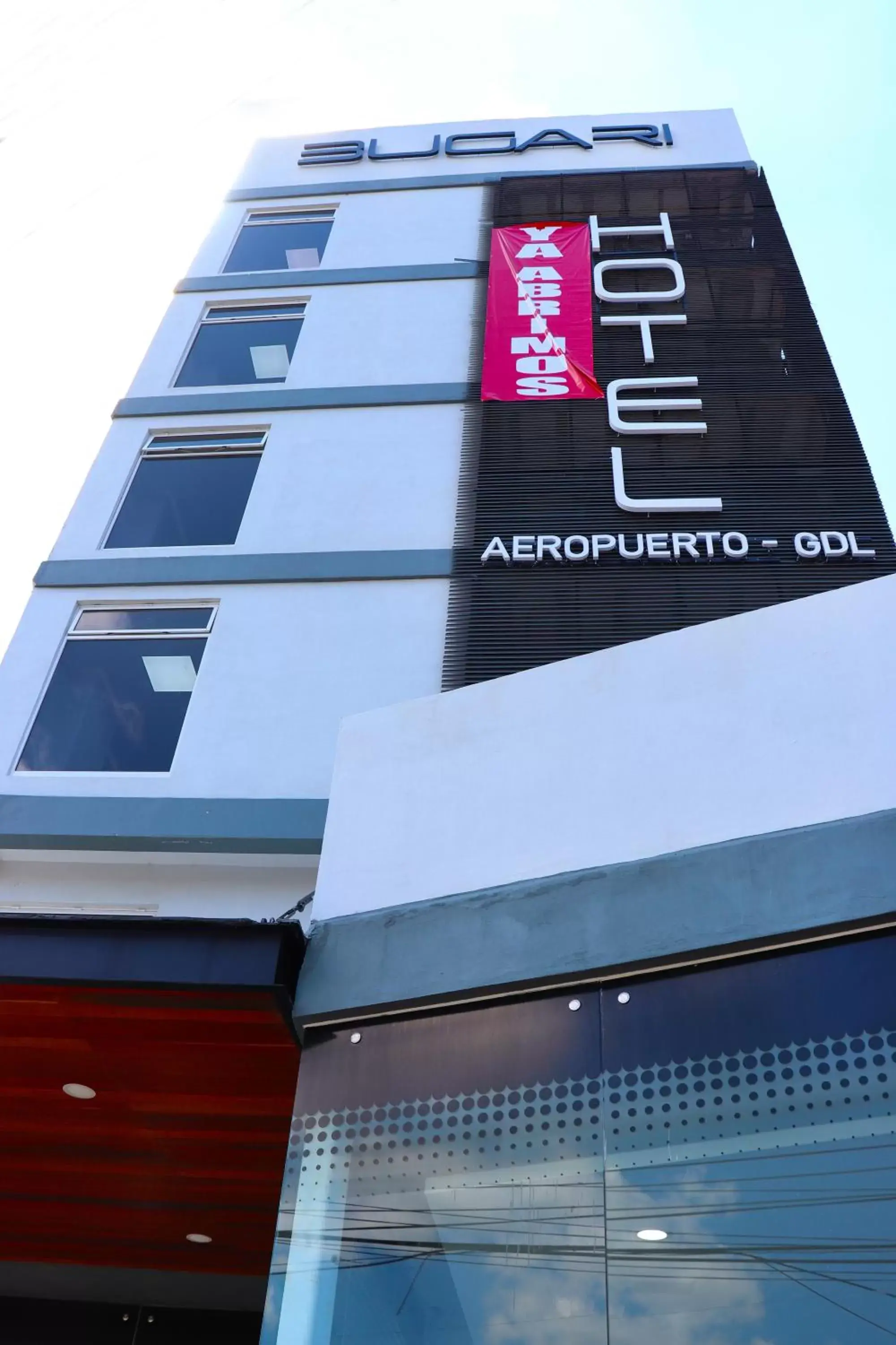 Property Building in Hotel Bugari Aeropuerto Guadalajara