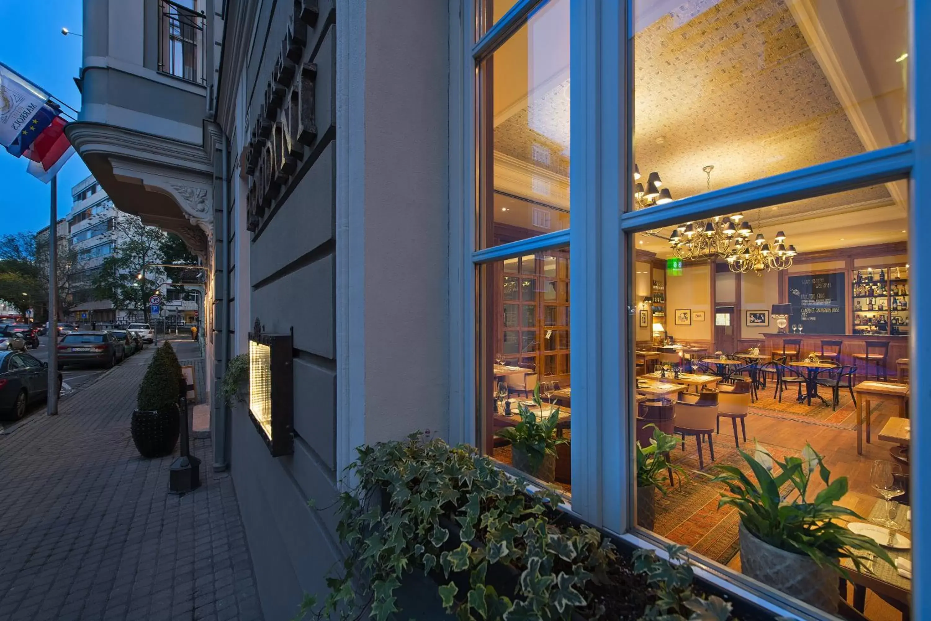 Restaurant/places to eat in Marrol's Boutique Hotel