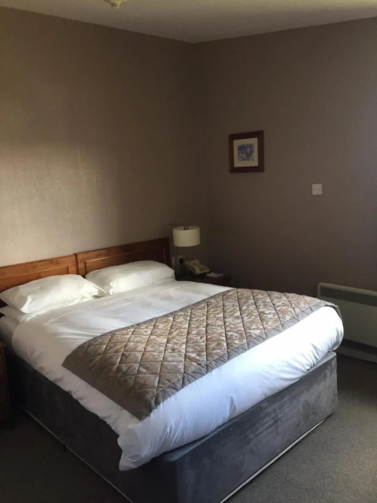 Bedroom, Bed in The Lerwick Hotel