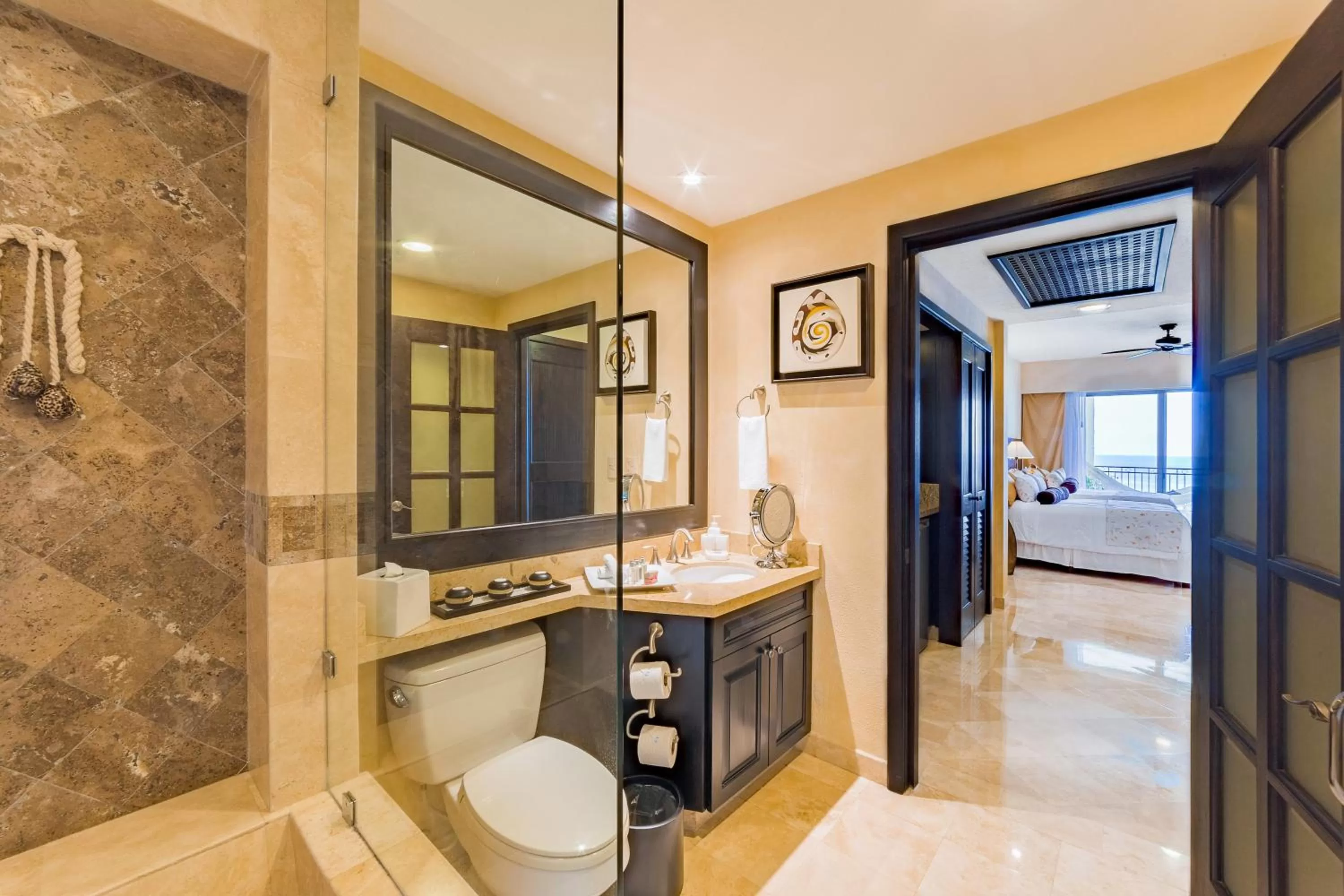 Shower in Garza Blanca Preserve Resort & Spa