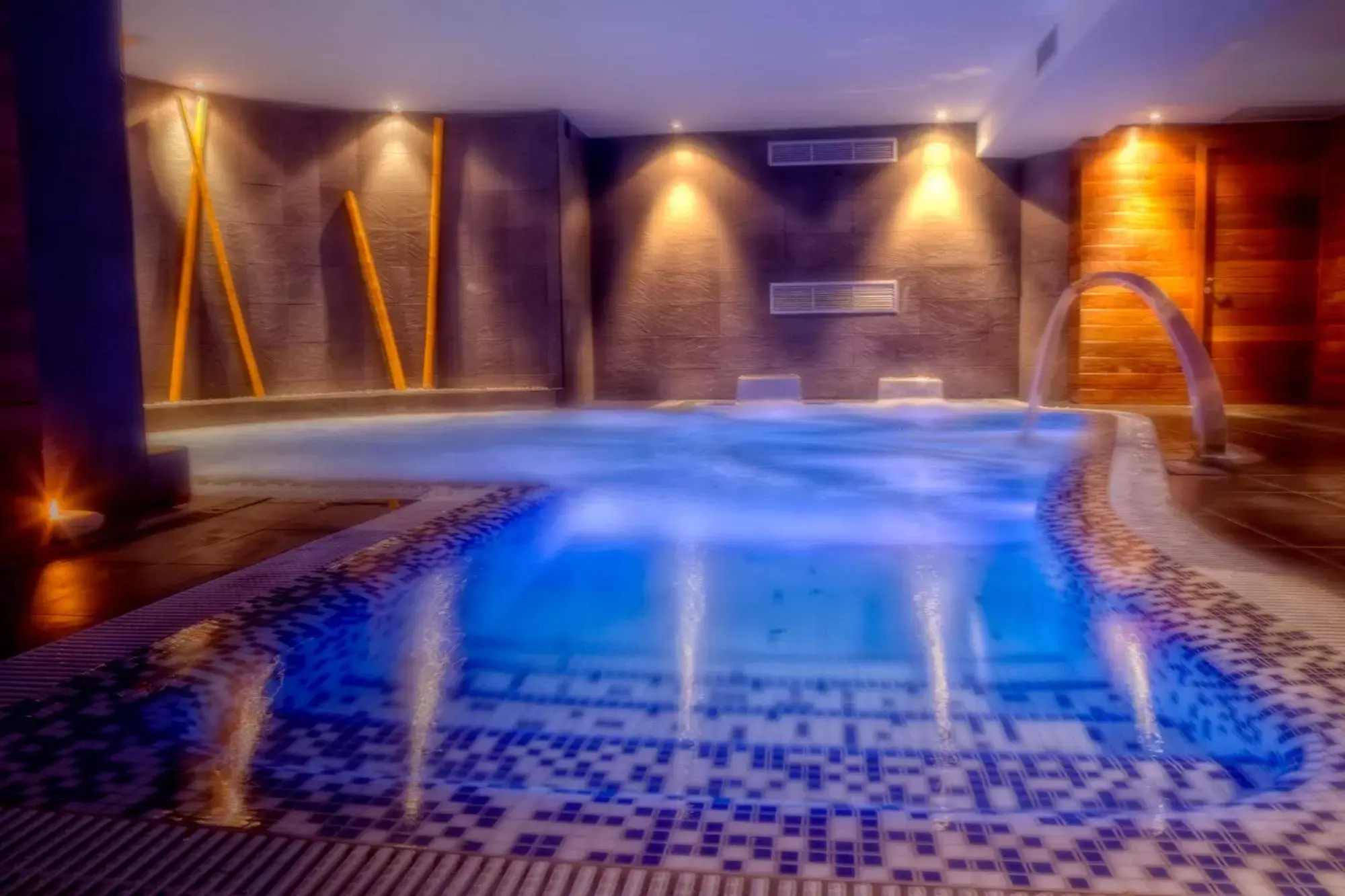 Spa and wellness centre/facilities, Swimming Pool in Hotel Spa El Muelle de Suances